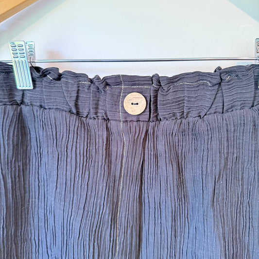 Zara Size XS Black High-Waist Elastic Shorts