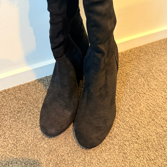 Step on Air 'Phoebe' Black Slouch Boots – Wide Fit Size 7