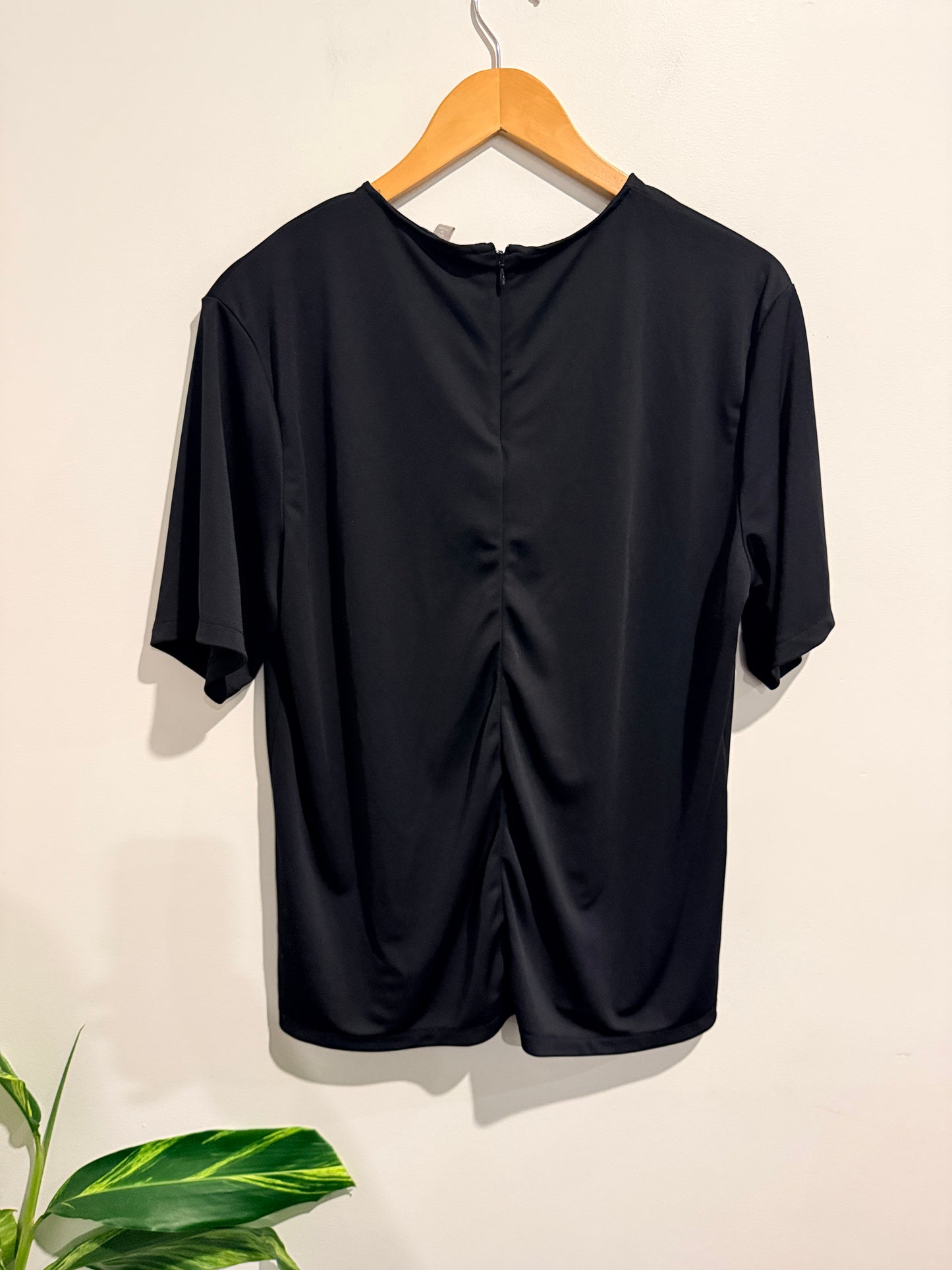 H&M Black Short Sleeve Top – Size L
