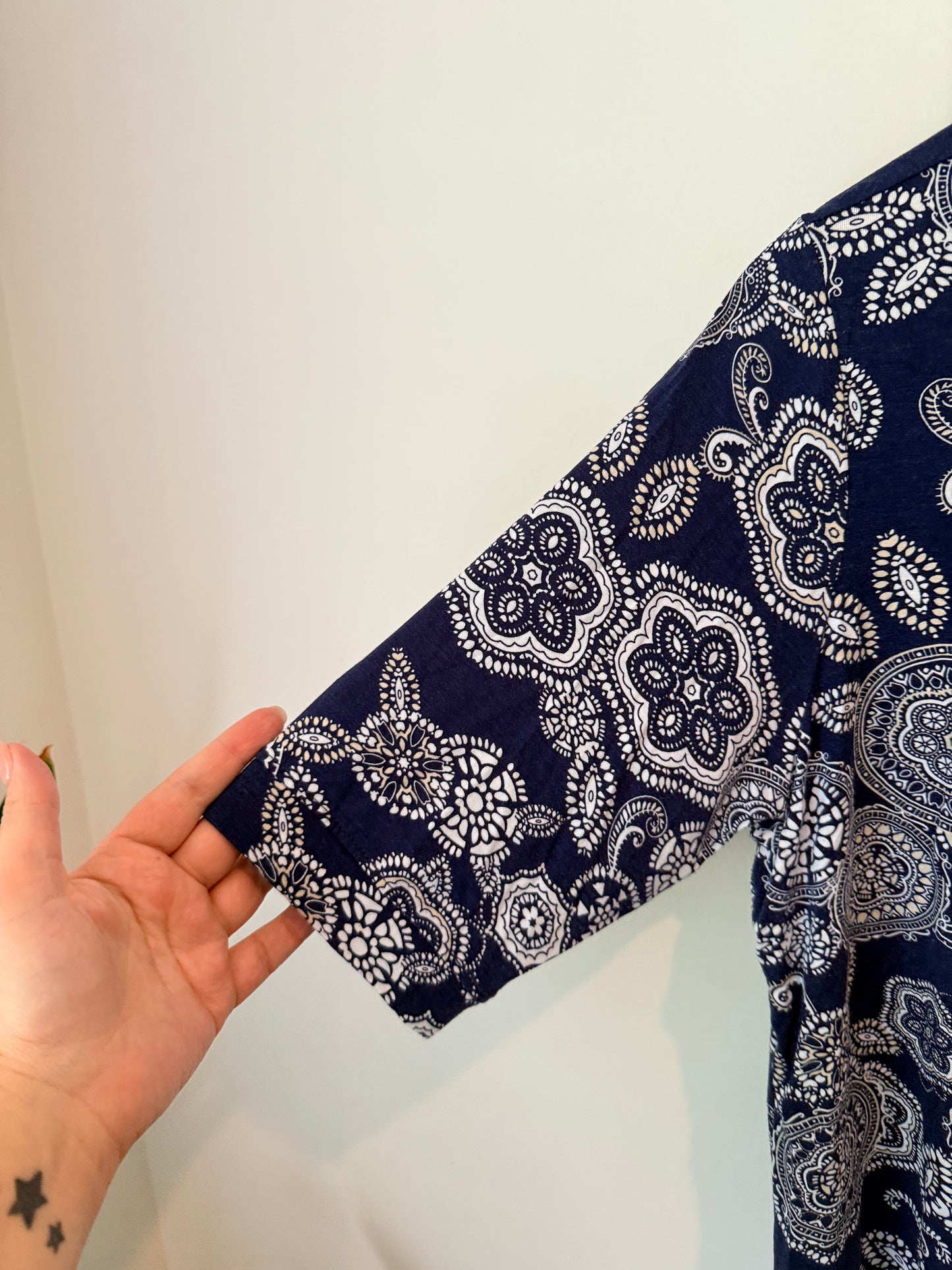 Miller Size 16 Floral Print Top