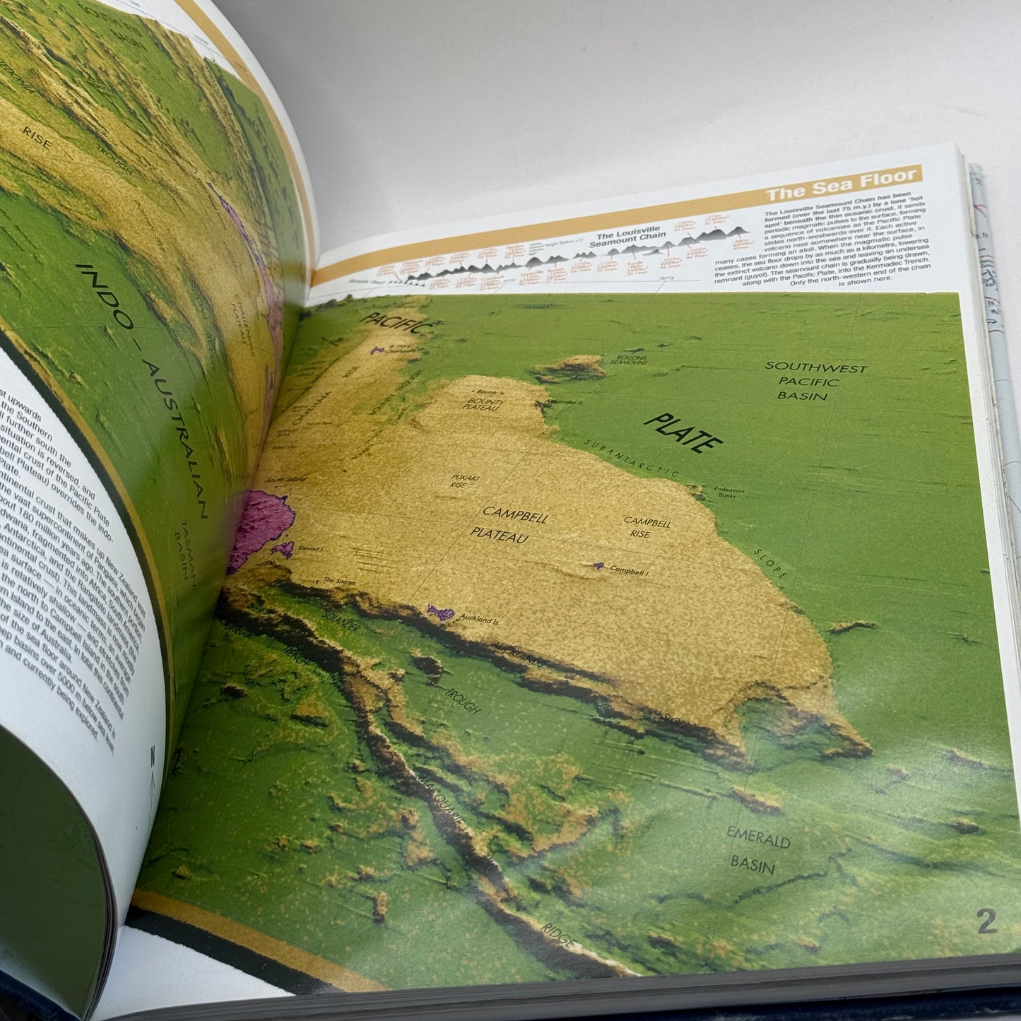 Bateman Contemporary Atlas of New Zealand by Russell Kirkpatrick