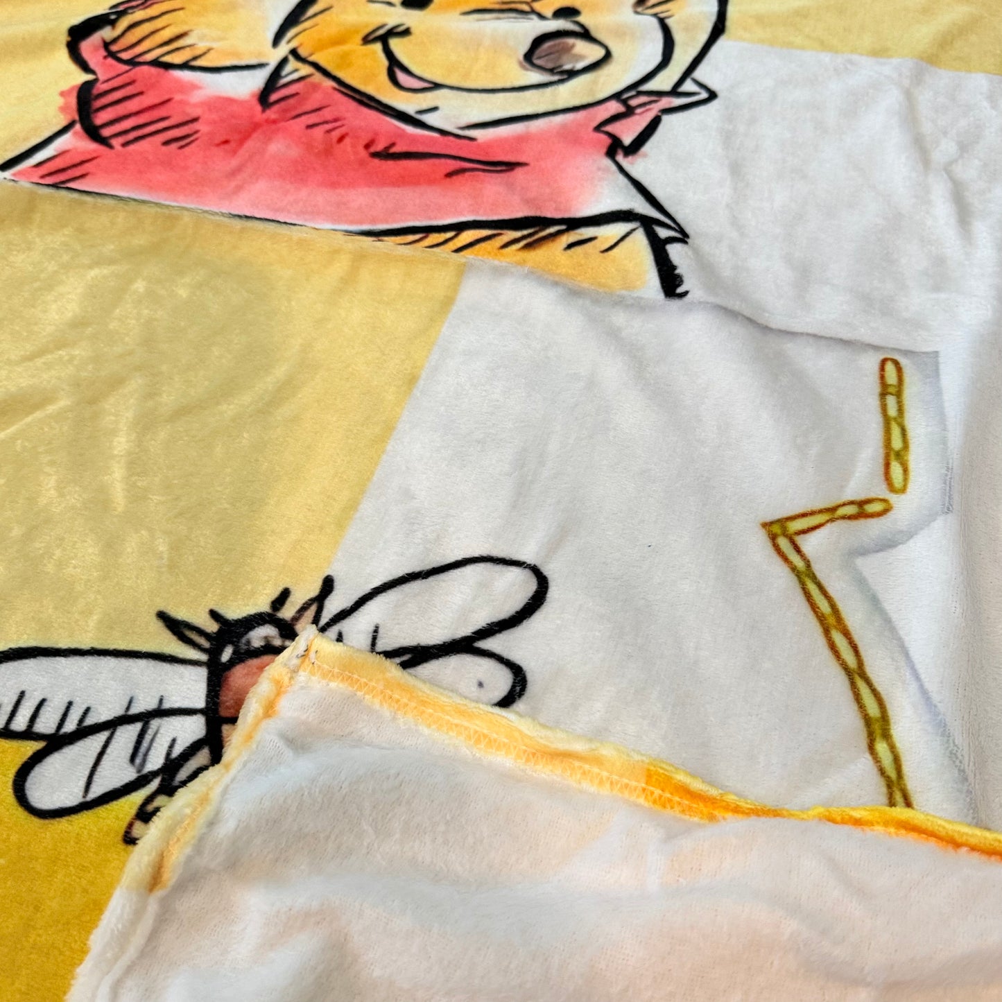 Winnie the Pooh Lightweight Plush Blanket 130 x 150 cm