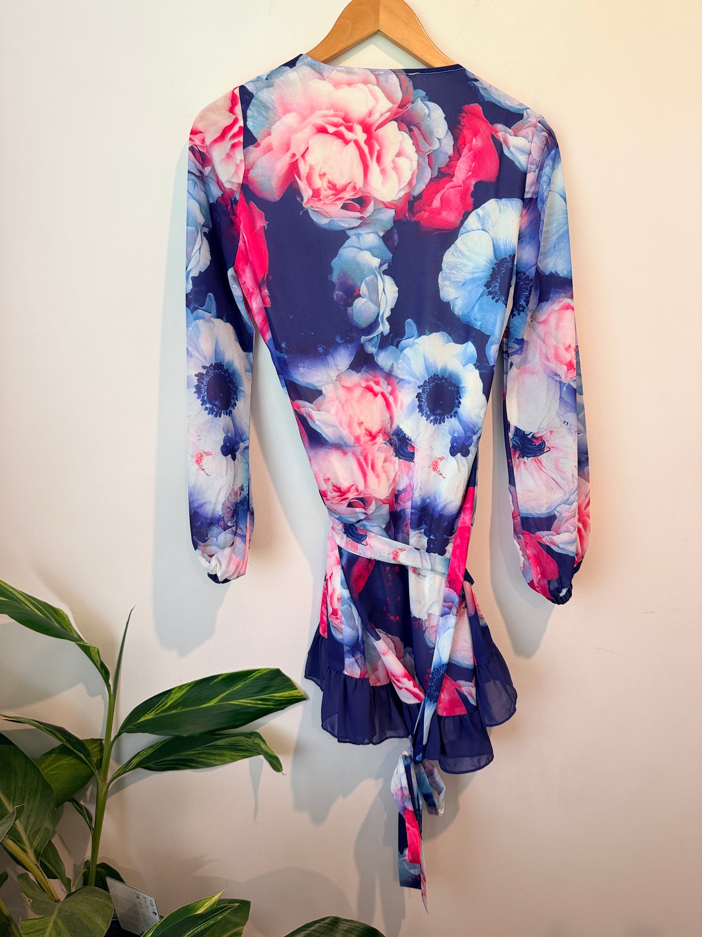 PIA Size XS Floral Print V-Neck Mini Dress