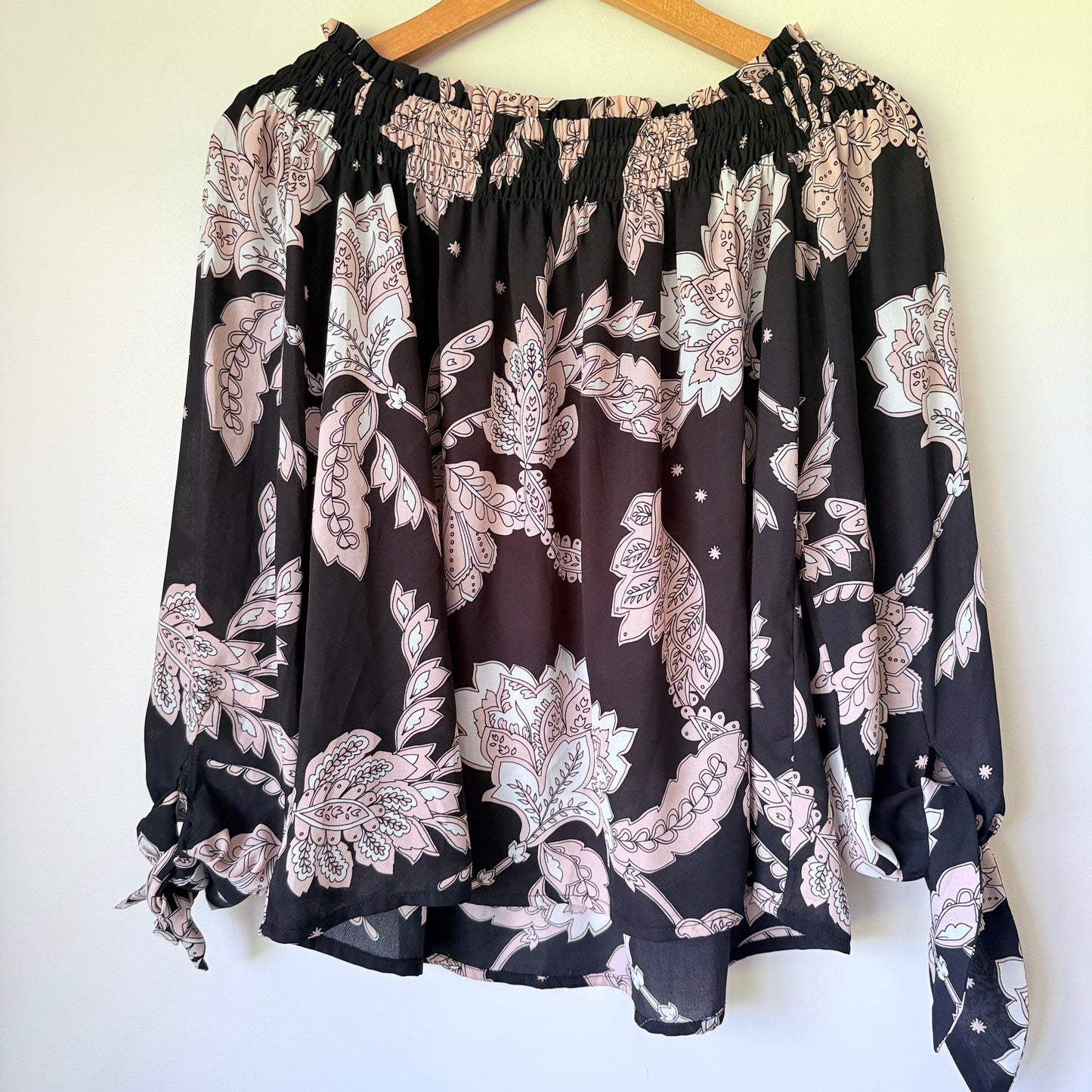 BARDOT Off Shoulder Long Sleeve Top Print - Size XS