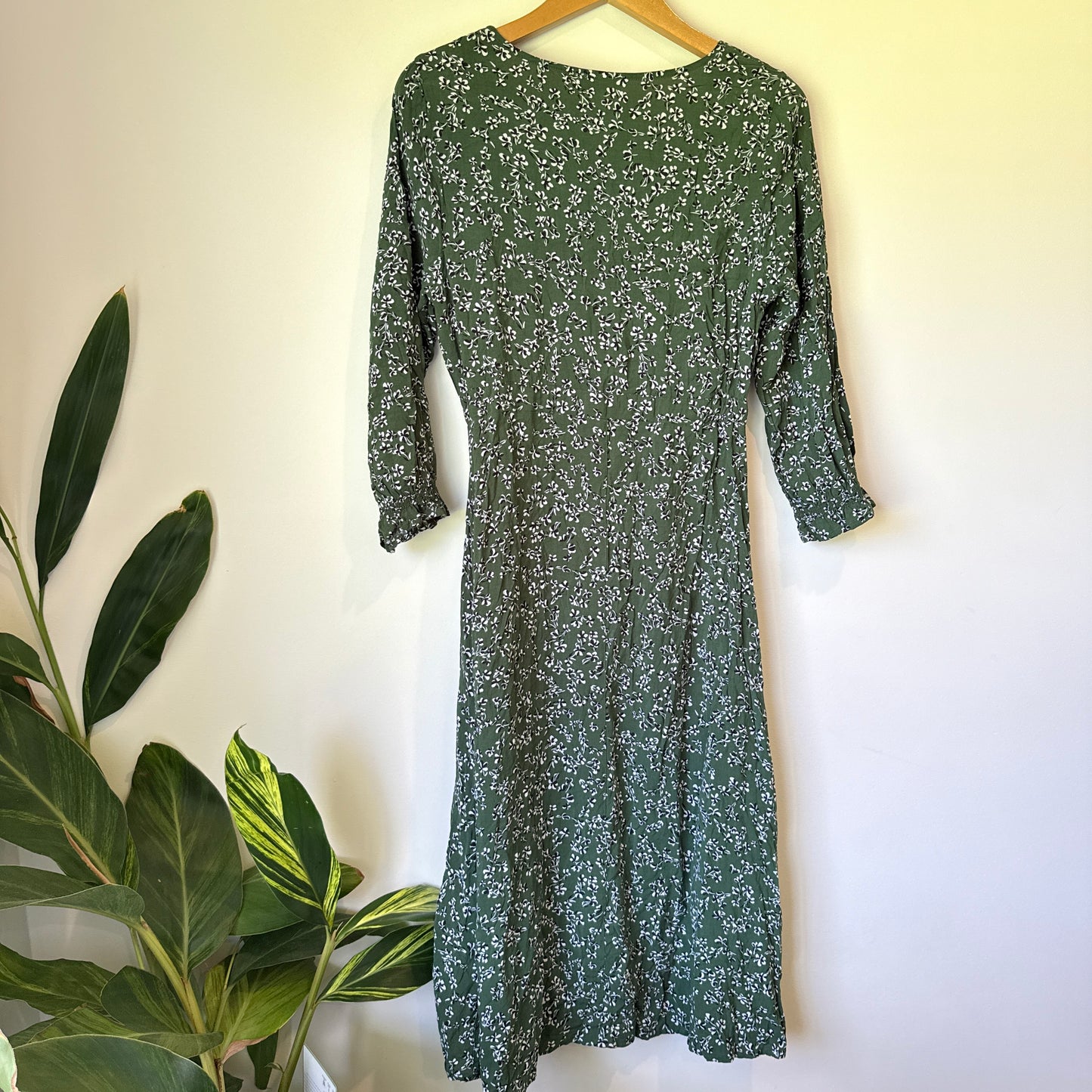 JEANSWEST Floral V-Neck 3/4 Sleeve Midi Dress - Size 10