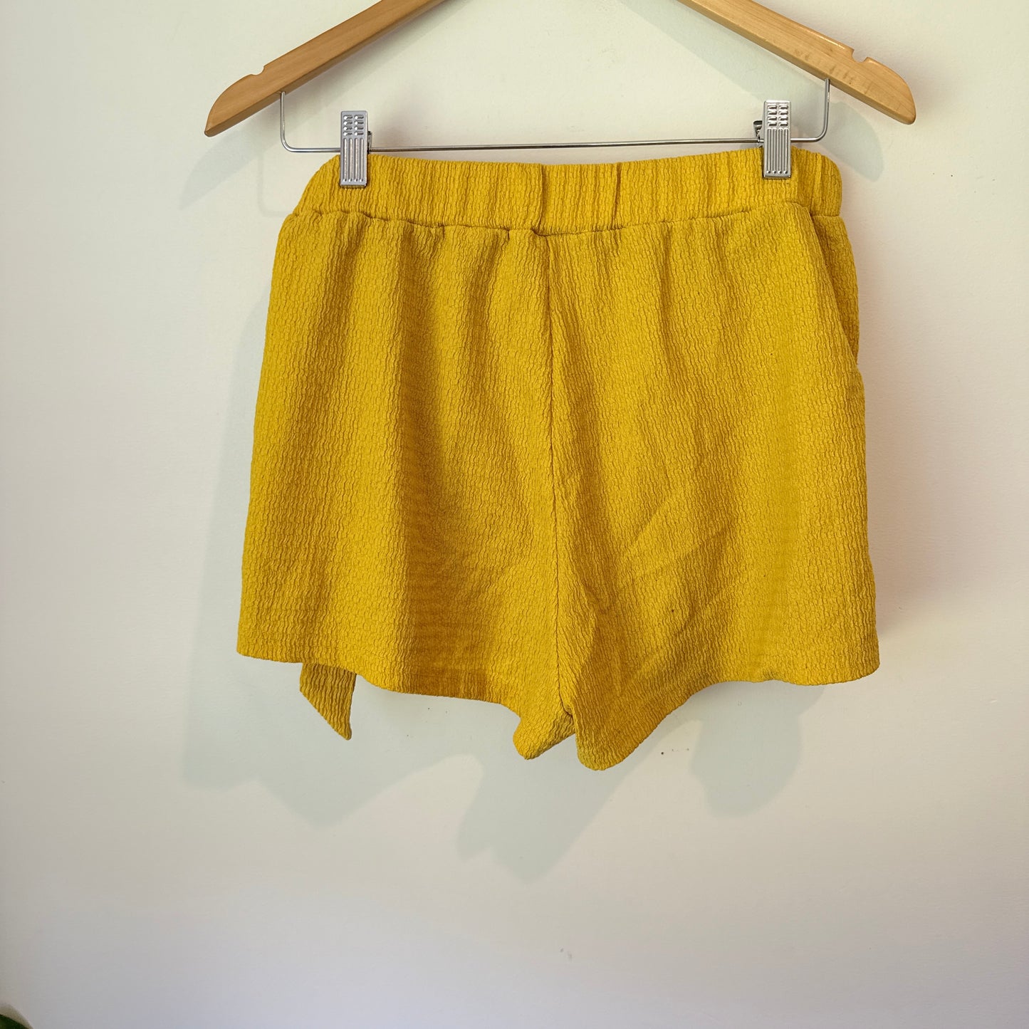 Shein Curve Size 1XL Yellow Wrap Skort