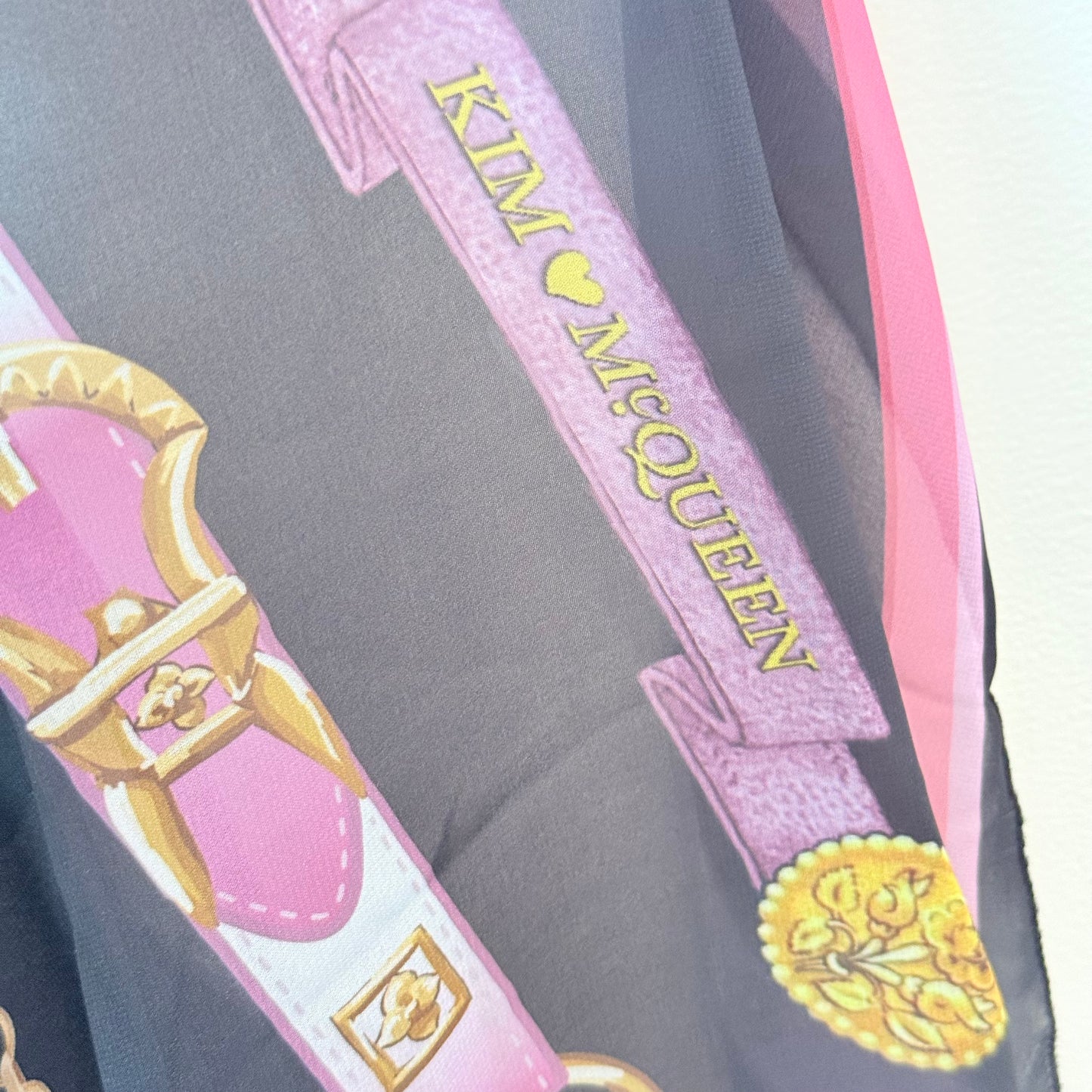 Kim mcqueen curve printed pareo – black and pink - scarves & shawls accessories women’s apparel