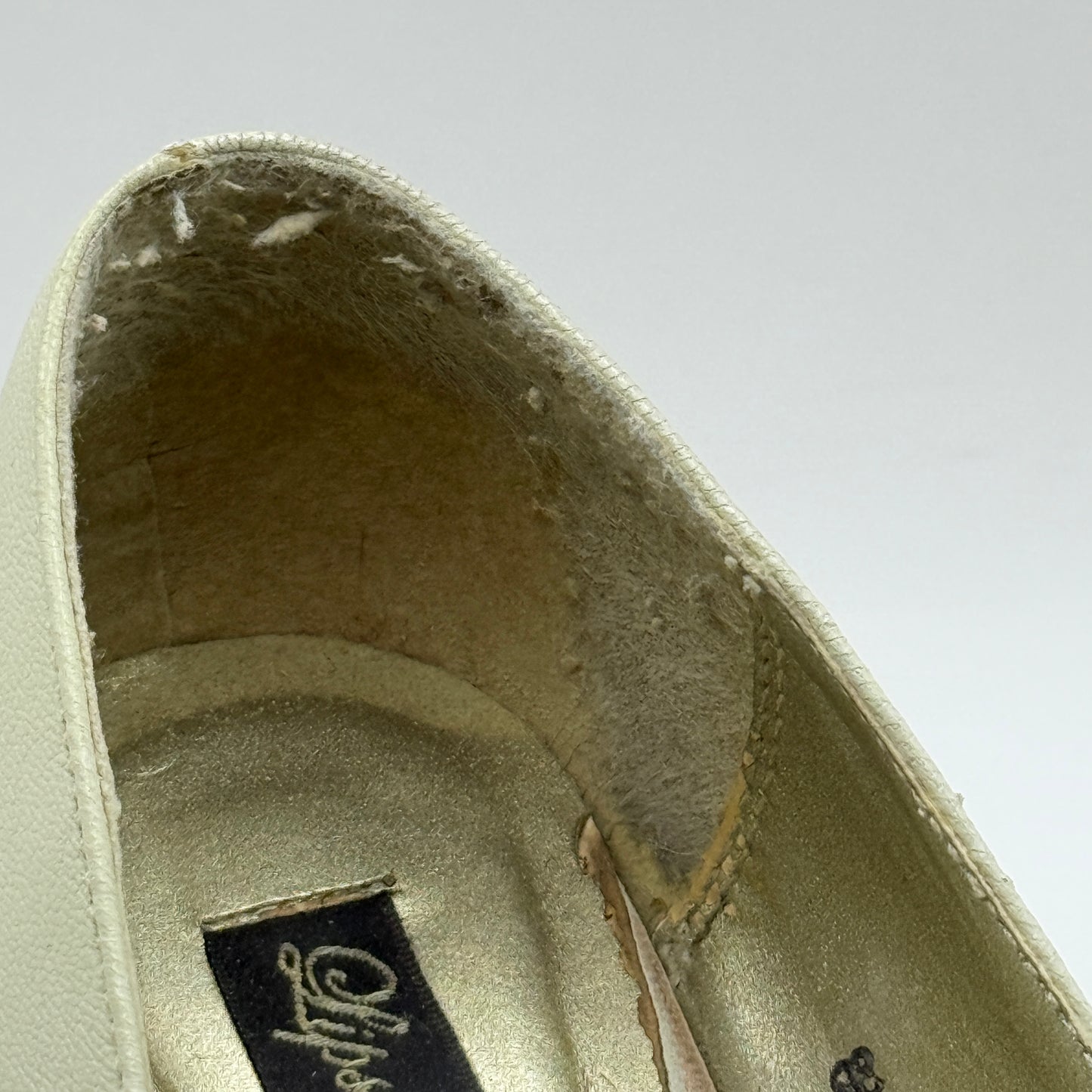 Lipstik Design Cream Peep-Toe Heels with Bow (Size 38)