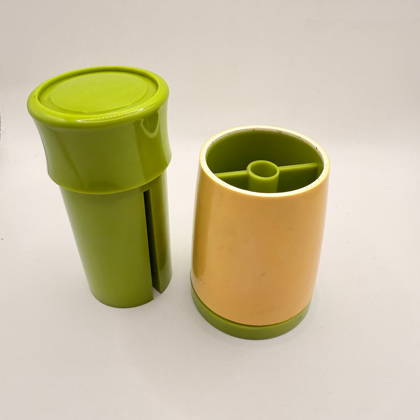 Manual Handheld Herb Grinder
