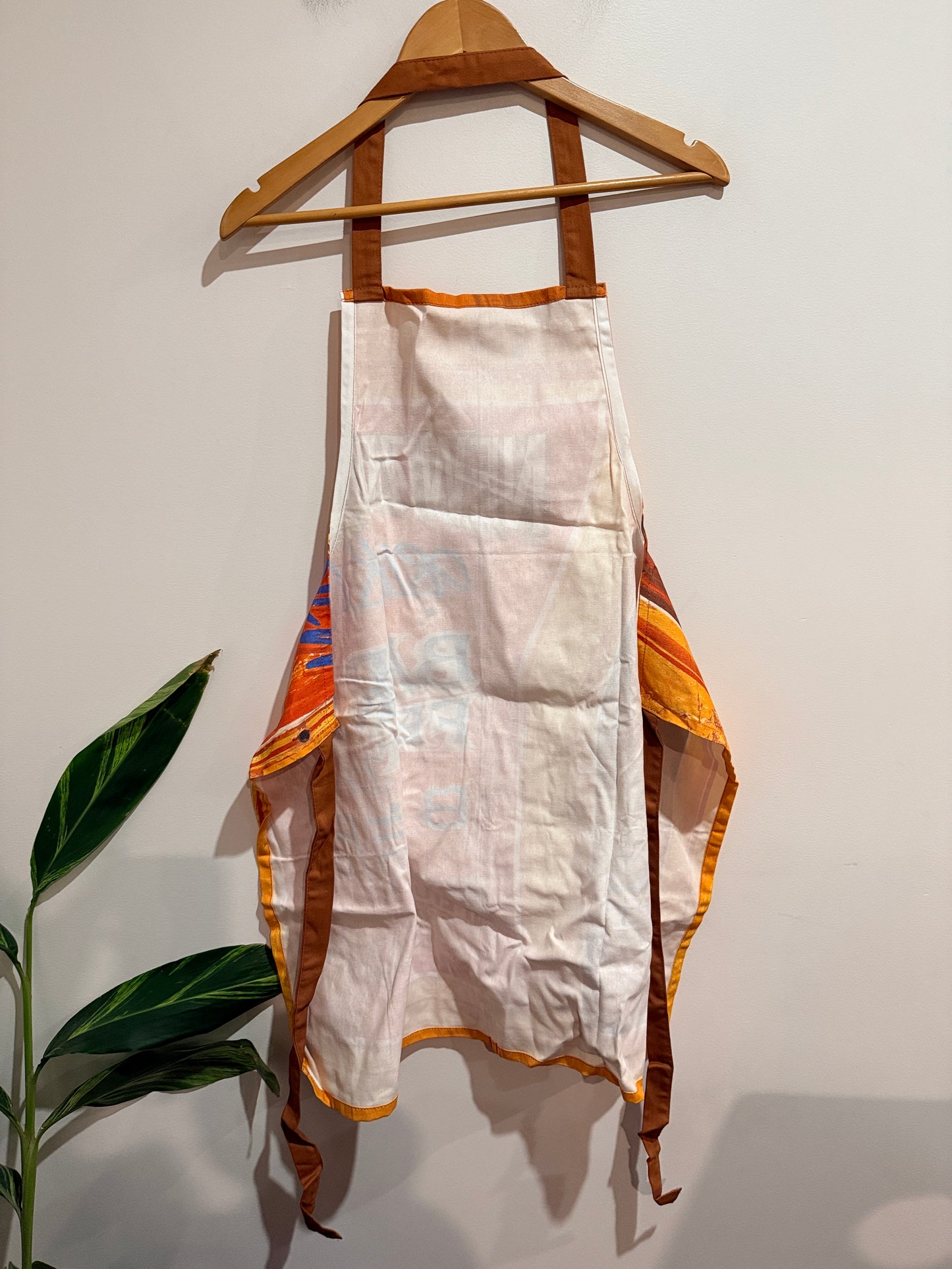 NZ Retro "Bare Feet Beer" Novelty Apron