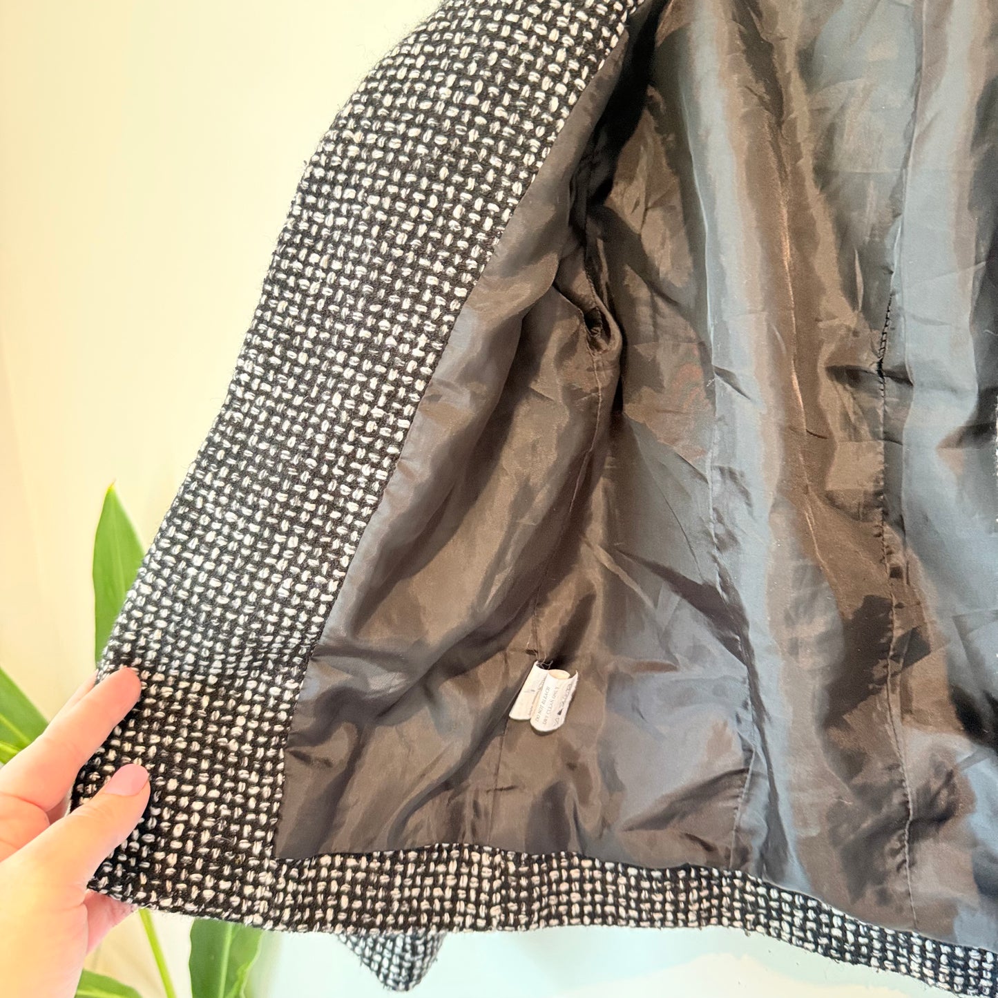 Sadie collection tweed jacket - size 10 - coats & jackets condition: used - original photo - top - what’s new women’s