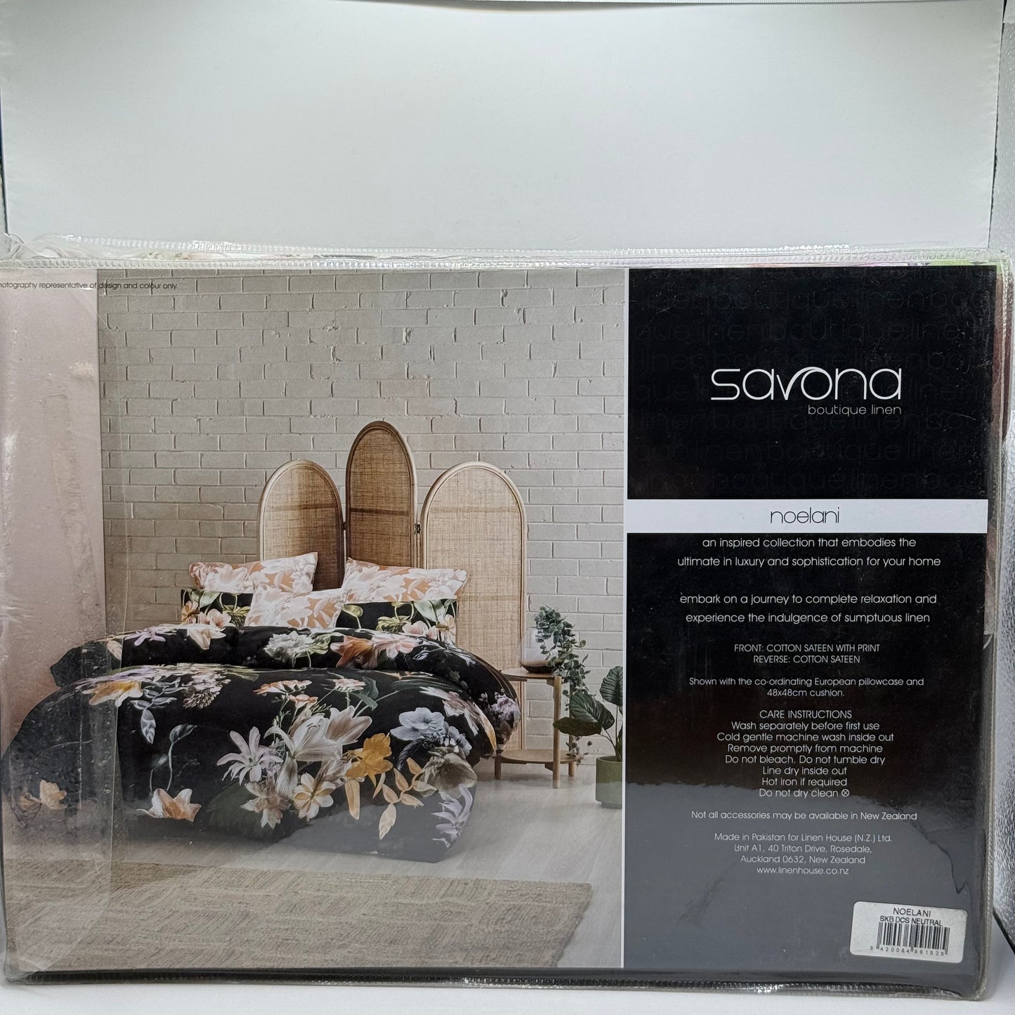 Savona 'Noelani' Floral Duvet Cover Set - Super King