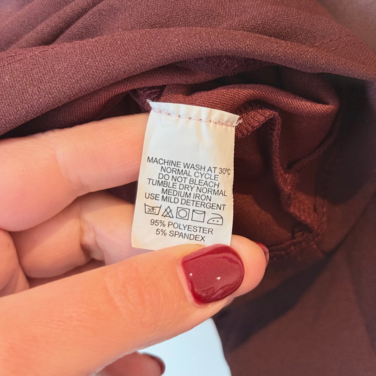 Sketch Crop Top in Maroon - Size L