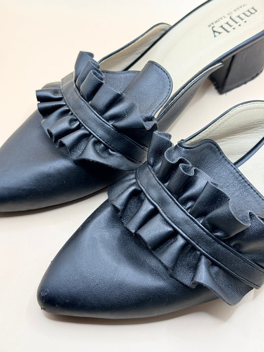 Mijily Black Ruffle Mule Heels – Size 25