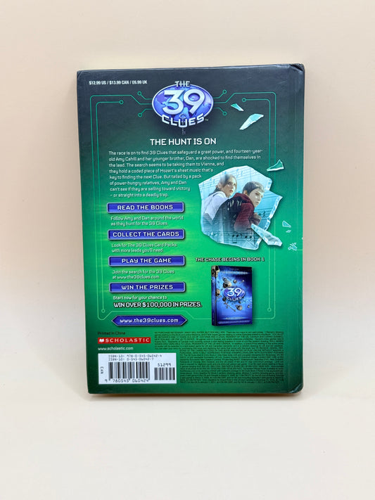 The 39 Clues Vol 2: One False Note by Gordon Korman