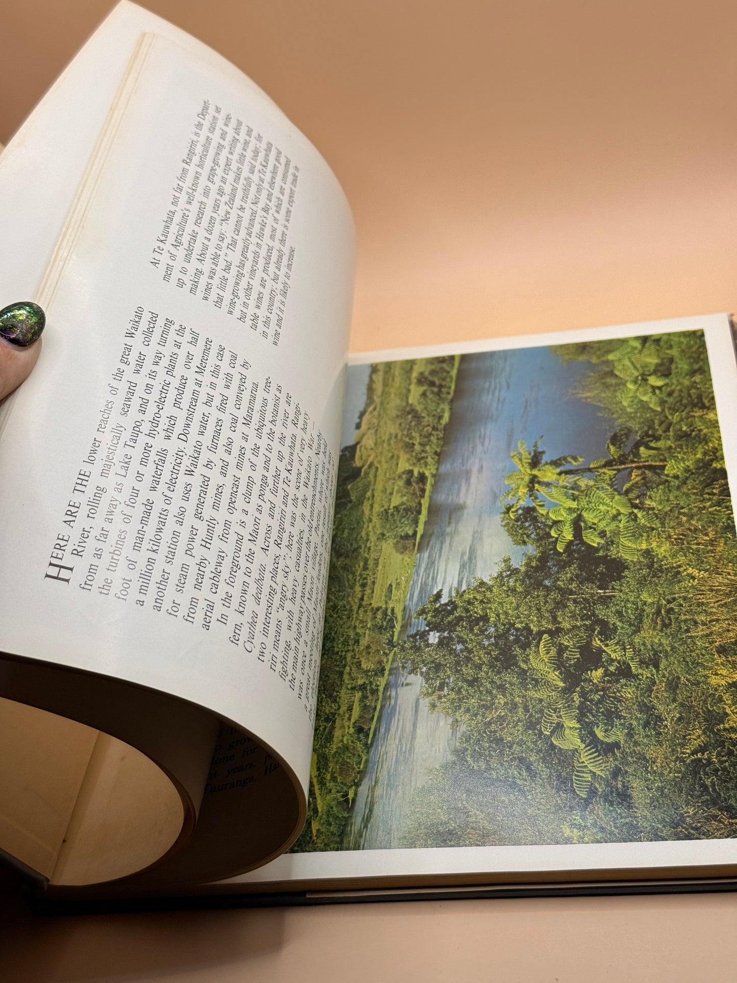 New Zealand's North Island in Colour by K. & J. Bigwood
