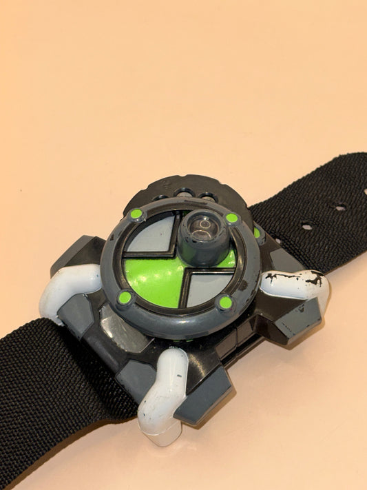 Bandai 2006 Ben 10 Omnitrix Wrist Toy Watch by Bandai (2006)