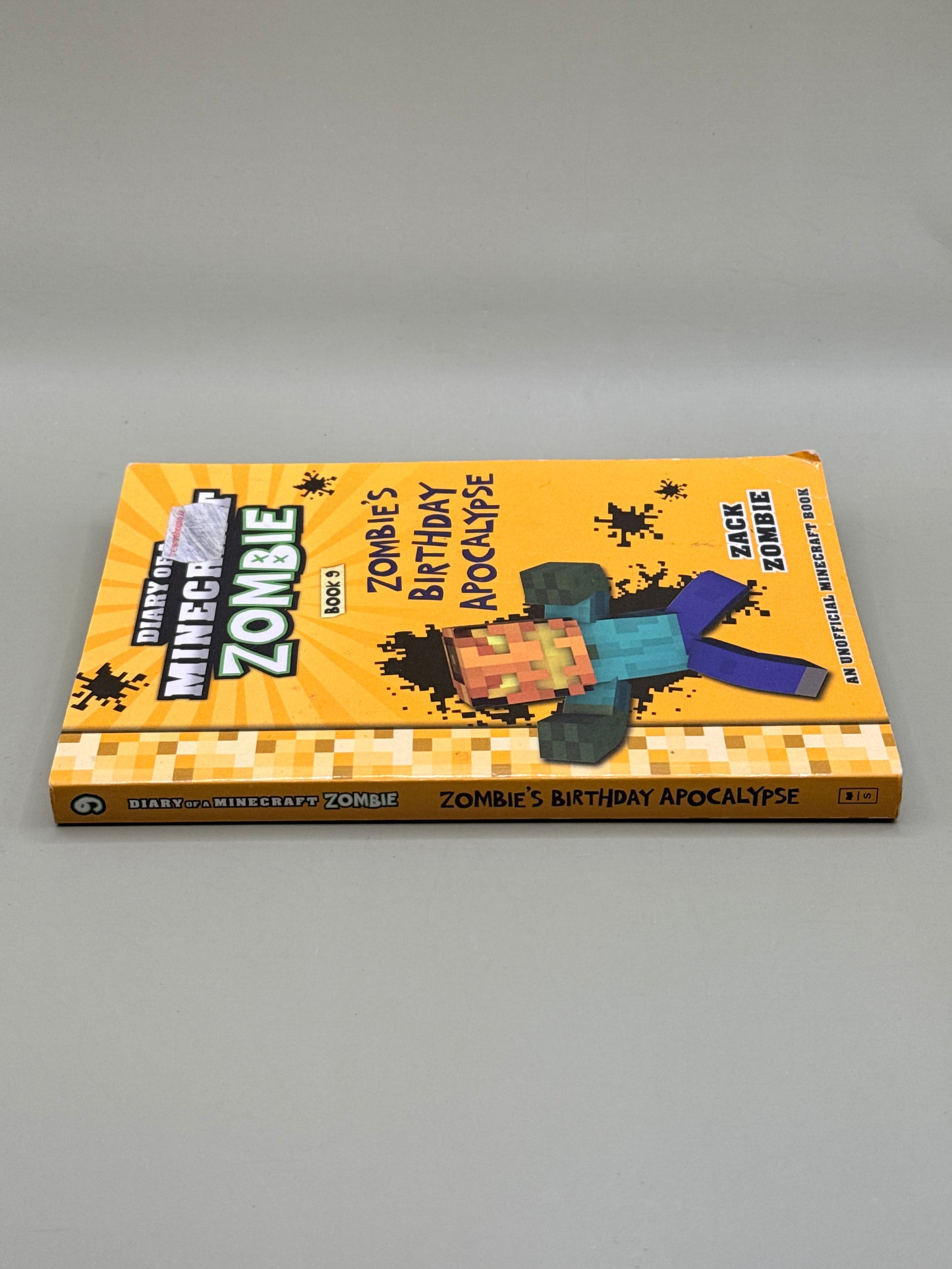 Diary of a Minecraft Zombie: Zombie's Birthday Apocalypse by Zack Zombie
