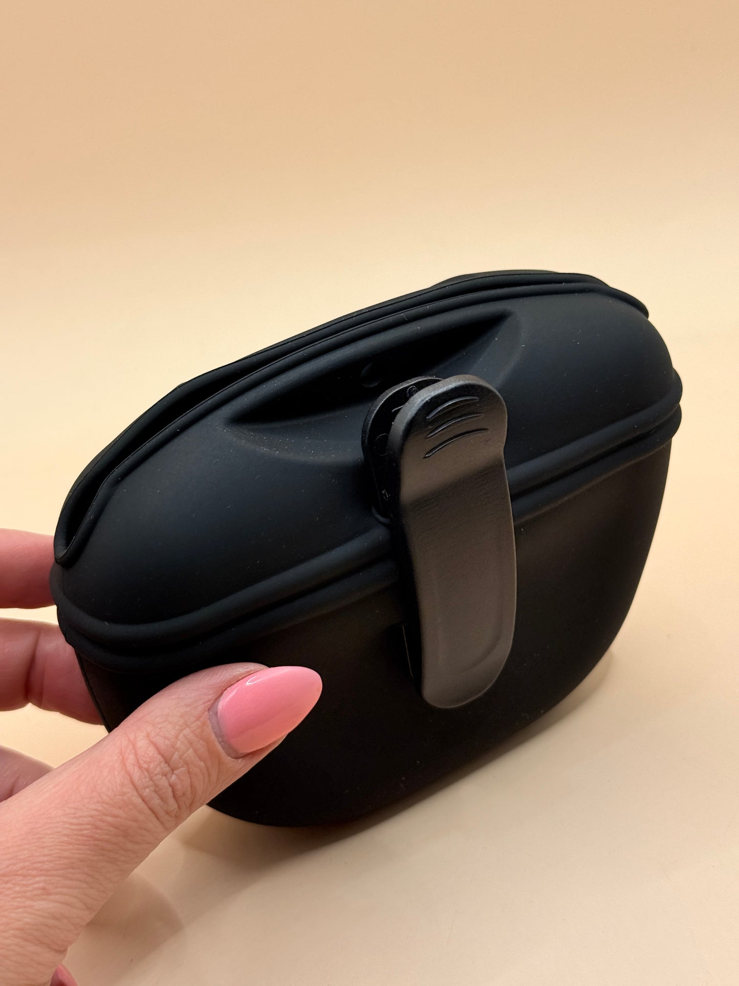 Silicone Dog Treat Training Pouch with Belt Clip – Black
