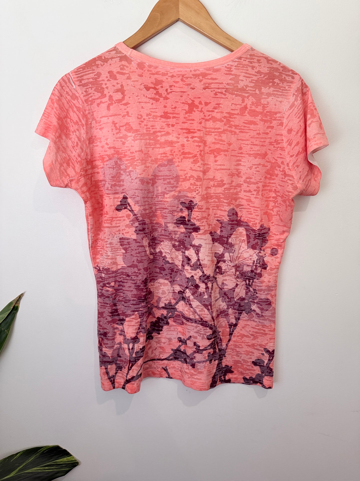 The North Face Floral V-neck T-shirt Size U/Arm to U/Arm 50cm