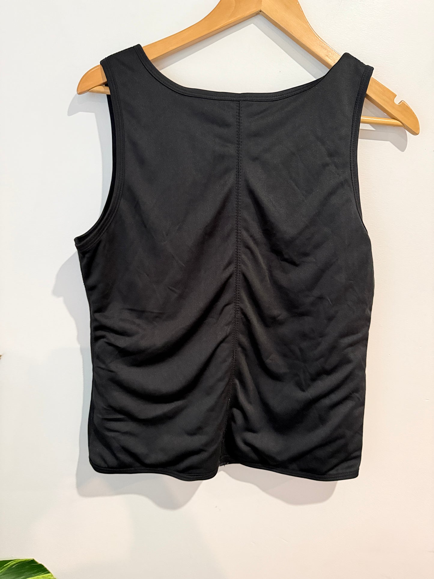 Brand Unknown Binder Tank Top Size U/Arm to U/Arm 48cm