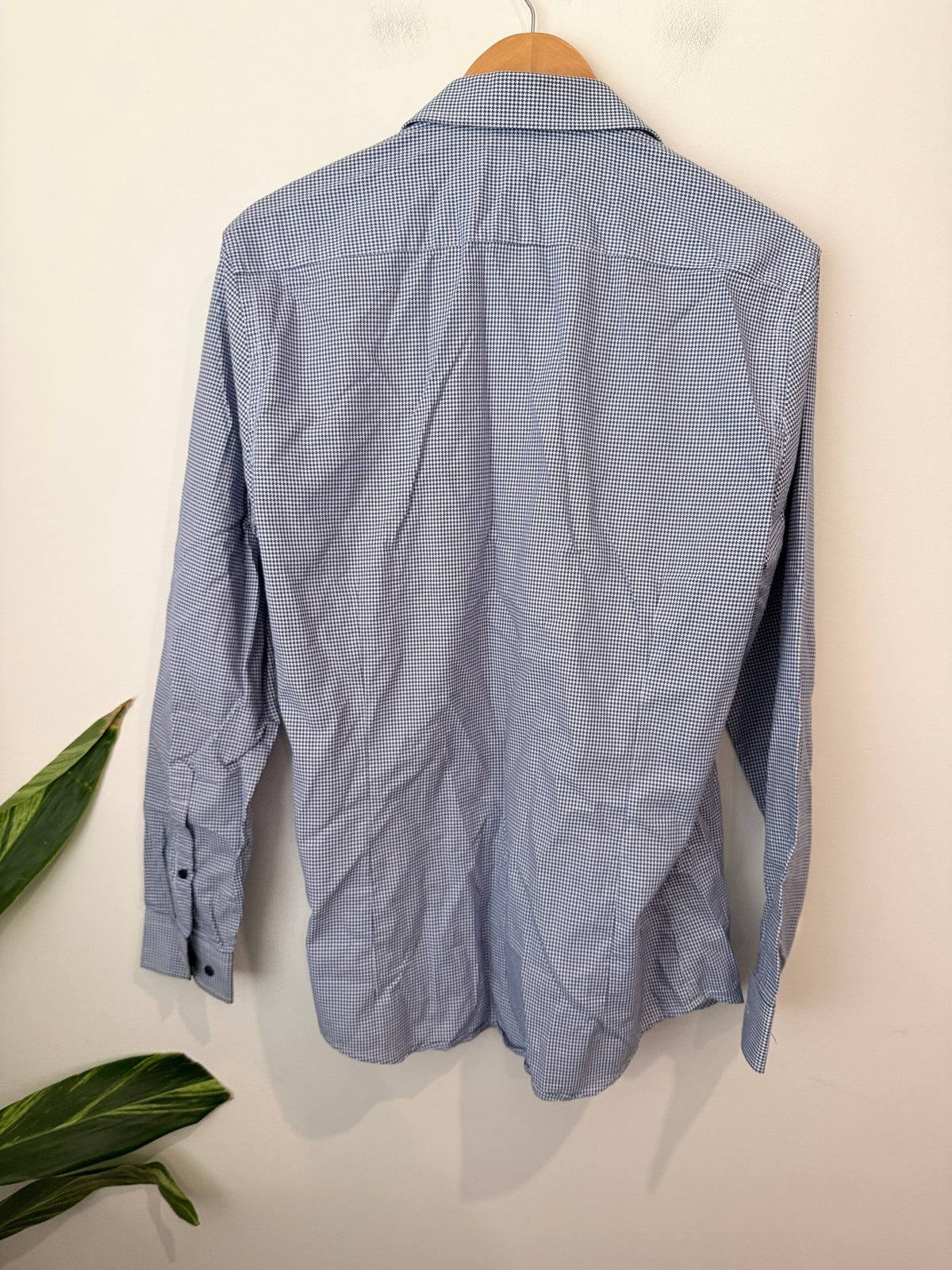 Connor Button-down Shirt Size M
