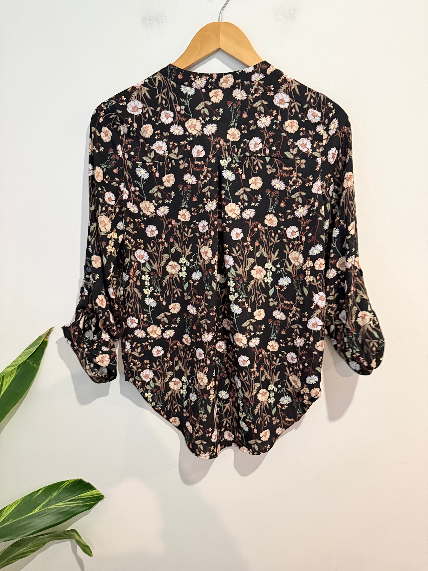 Spirit Multicolor Floral Pattern Blouse Size 8