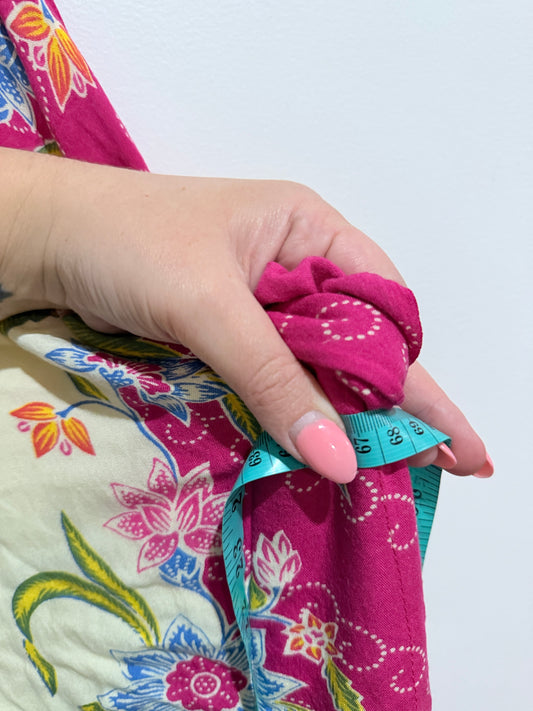 Brand Unknown Batik Kaftan Duster Size U/Arm to U/Arm 68cm