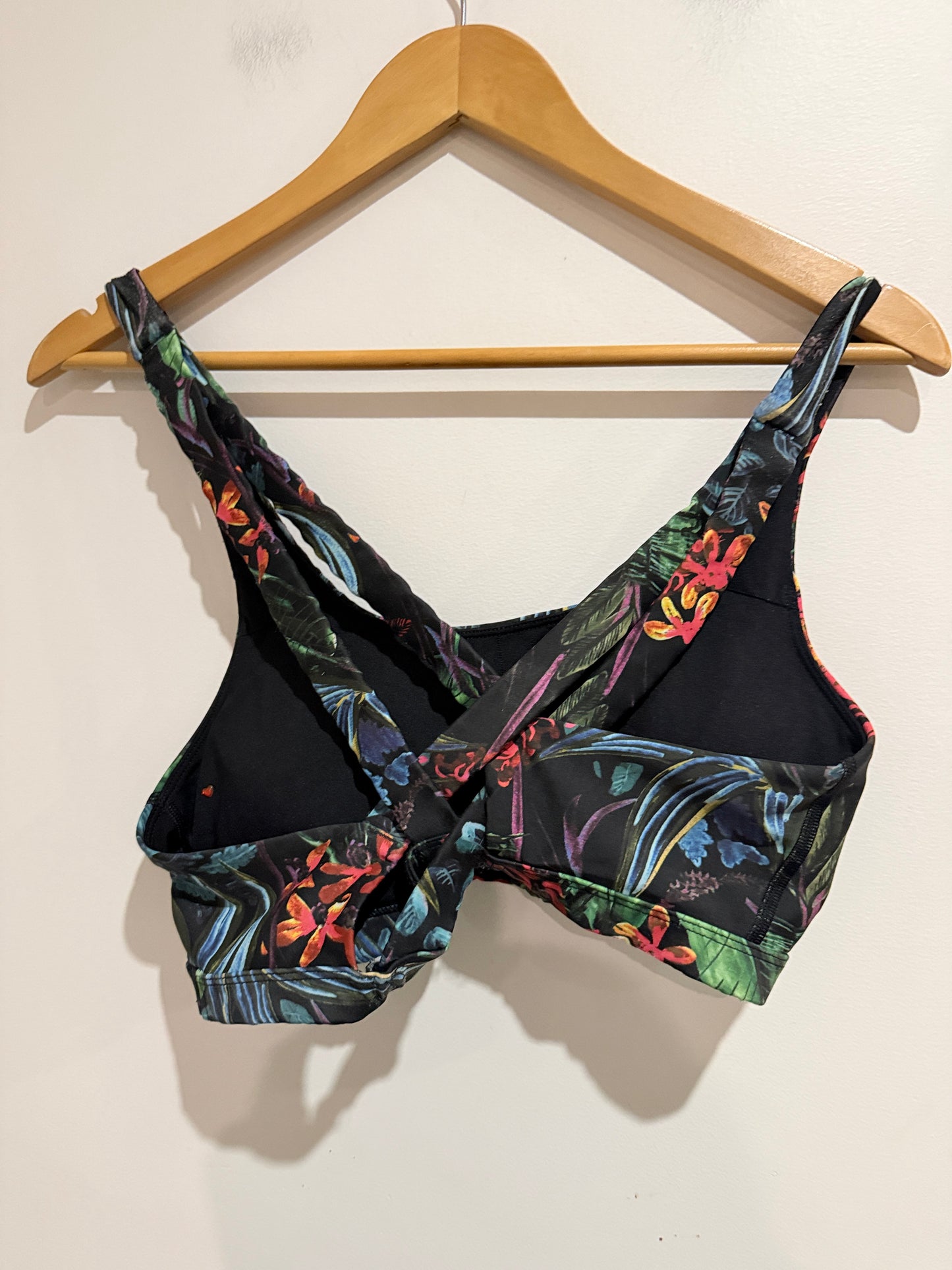 Brand Unknown Tropical-print Bikini Top Size U/Arm to U/Arm 38cm