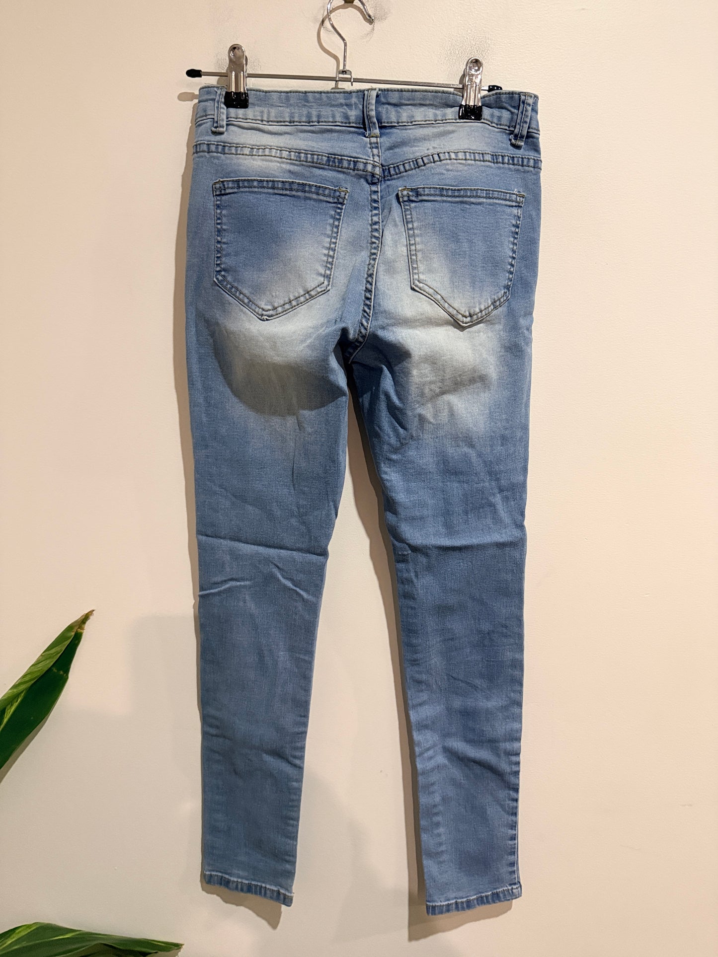 Mirrou Distressed Skinny Jeans Size 8