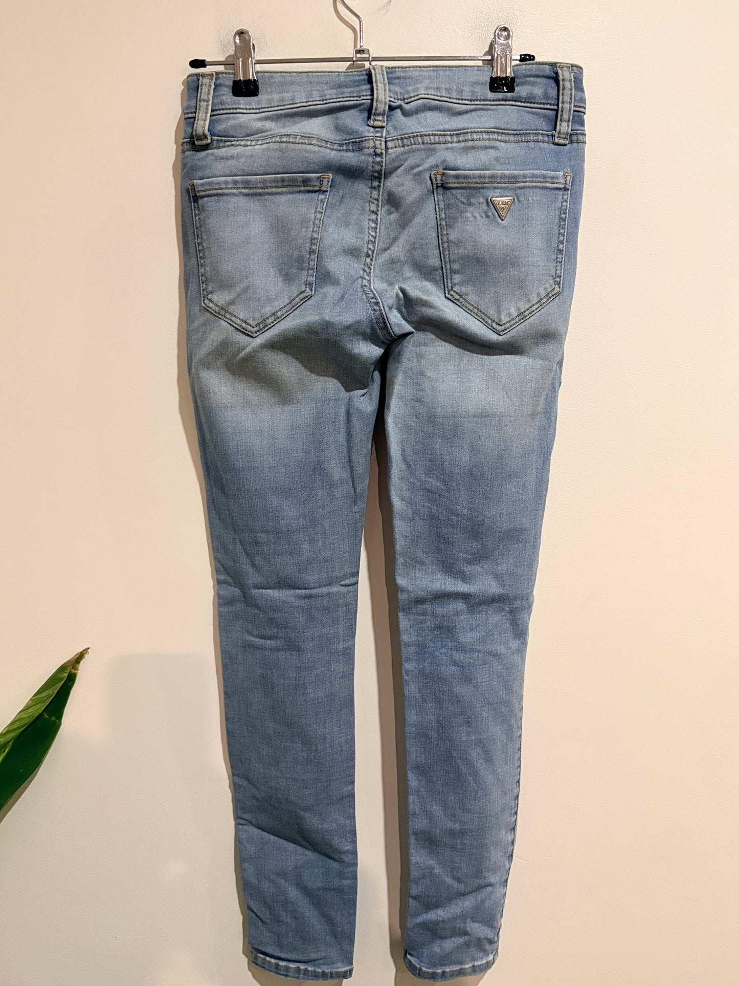Guess Light-wash Skinny Jeans Size 25/32 | Waist 72cm