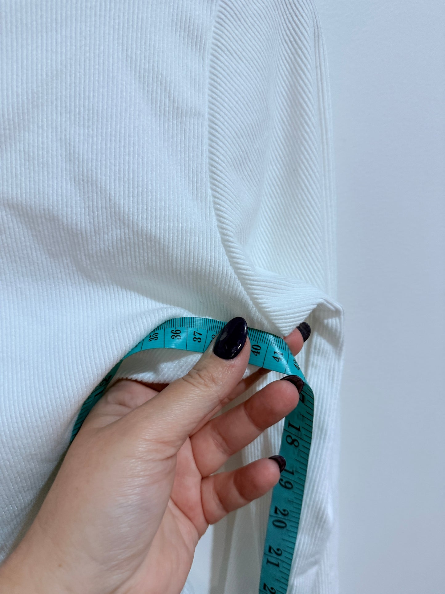 Brand Unknown Long-sleeve Top Size U/Arm to U/Arm 40cm