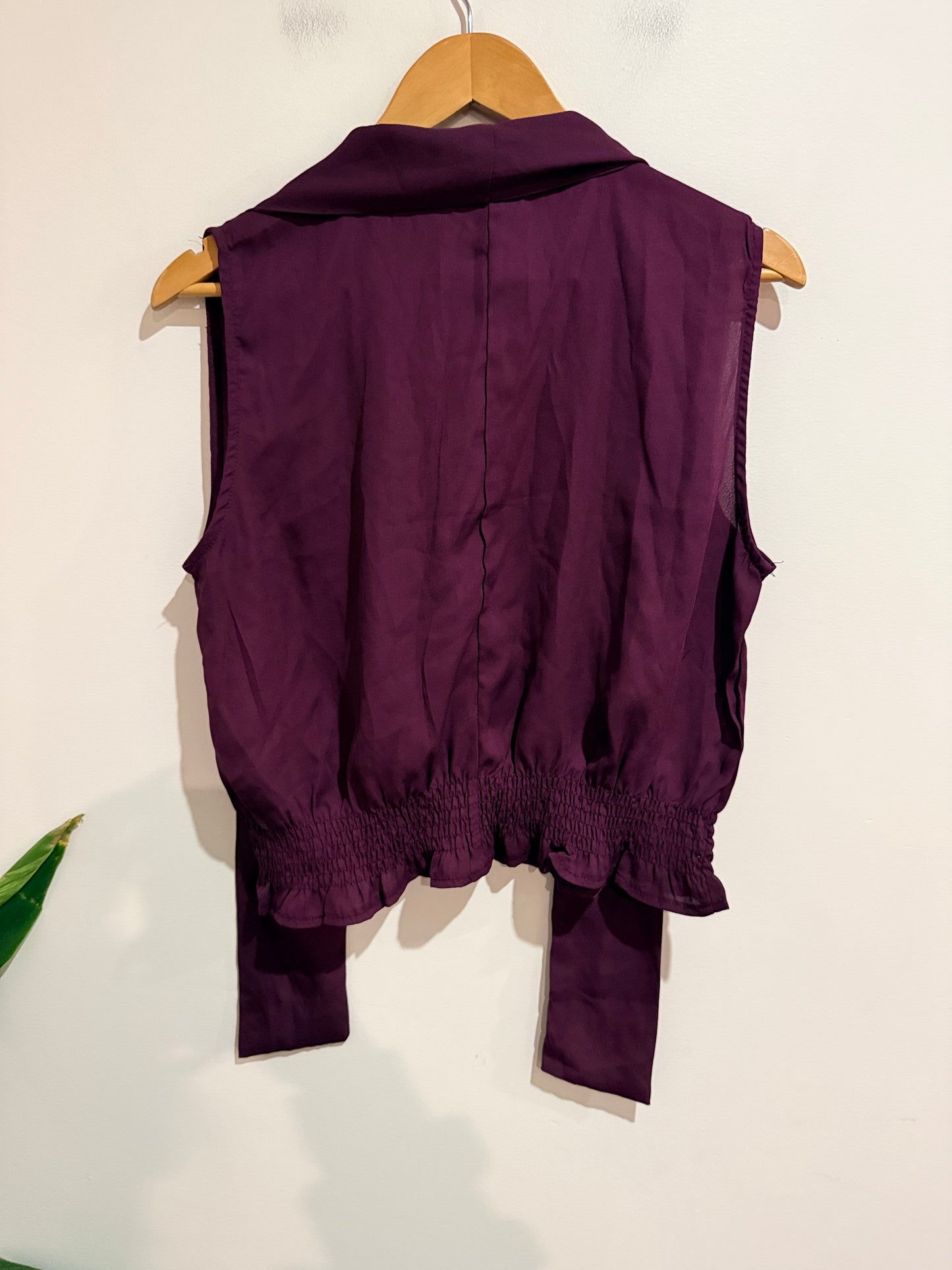 Mirrou Sleeveless Top Size 14