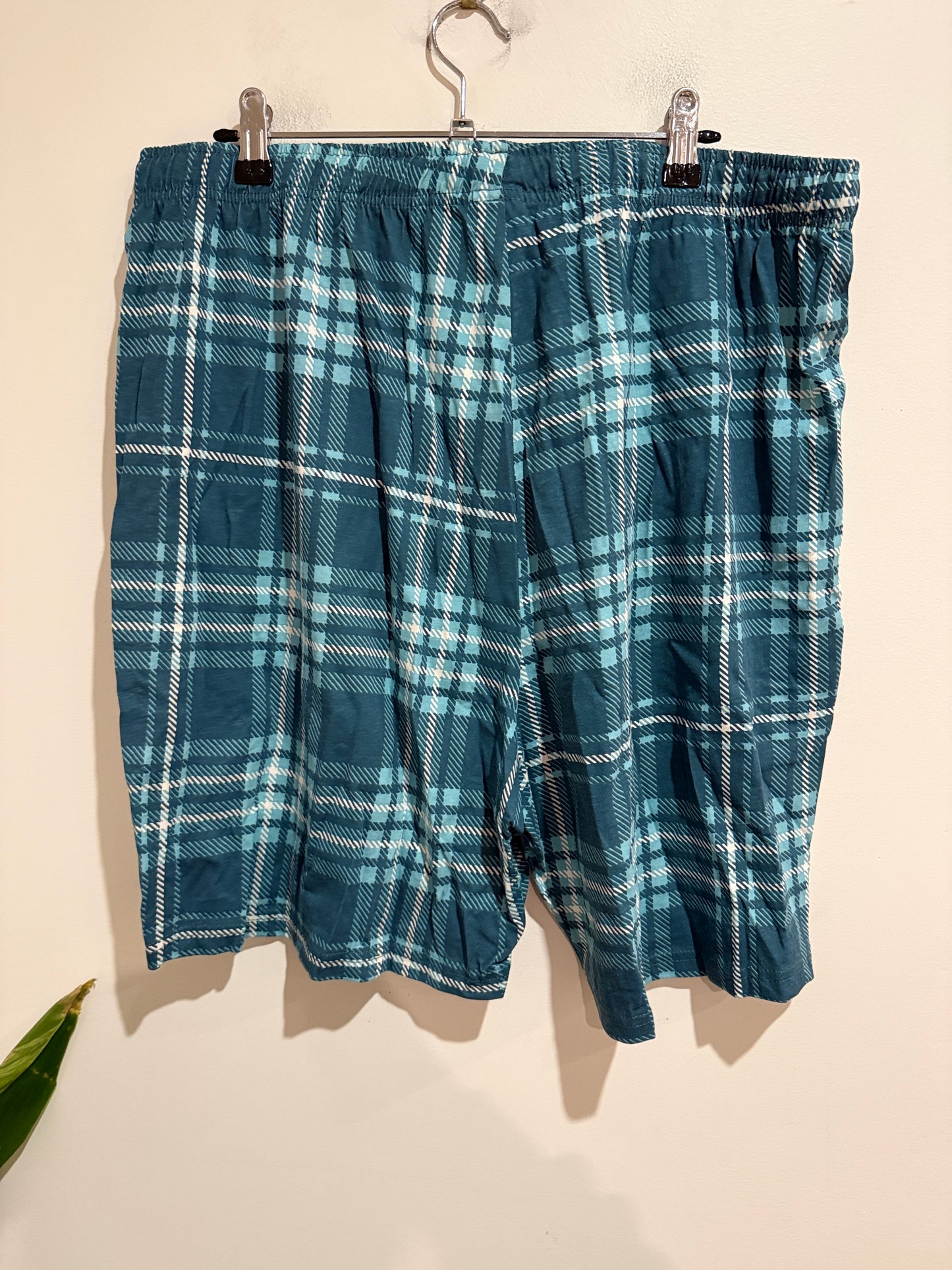 H & H Plaid Shorts Size 2XL