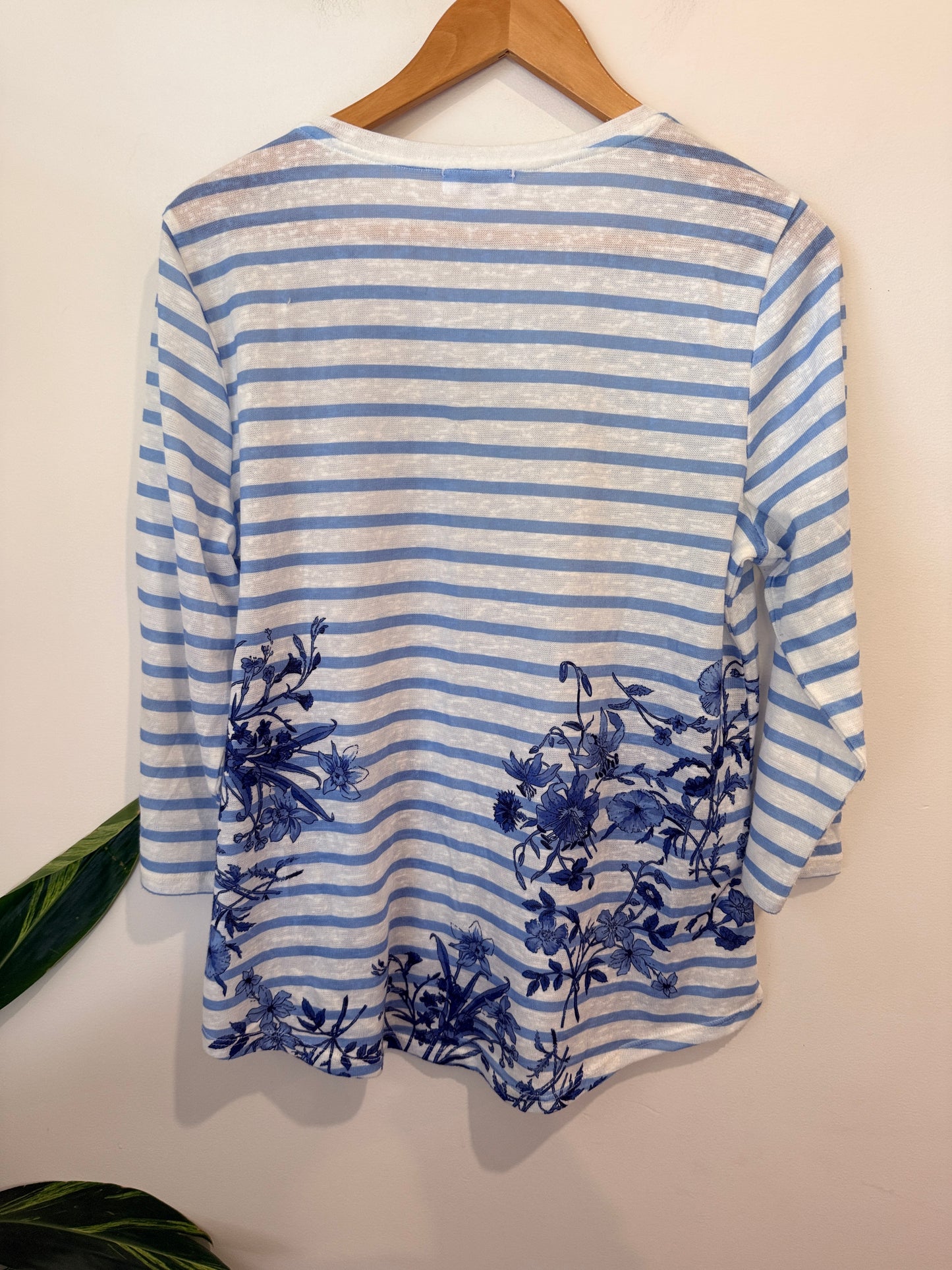 Ella J 3/4-sleeve Top Size M