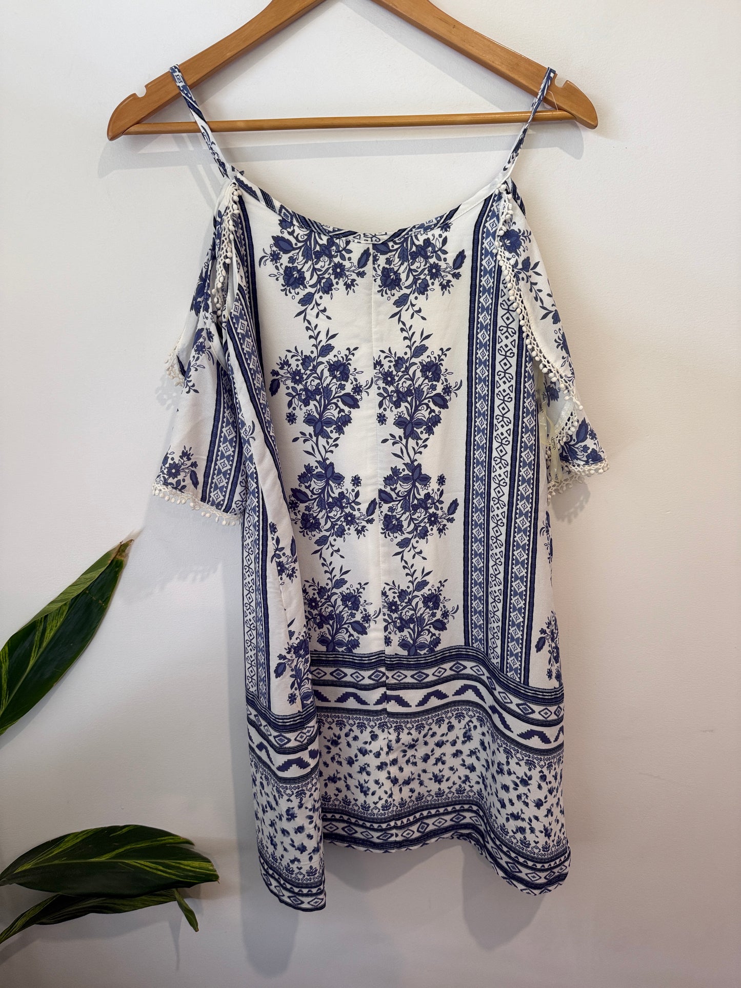 Trixxi Cold-shoulder Dress Size S