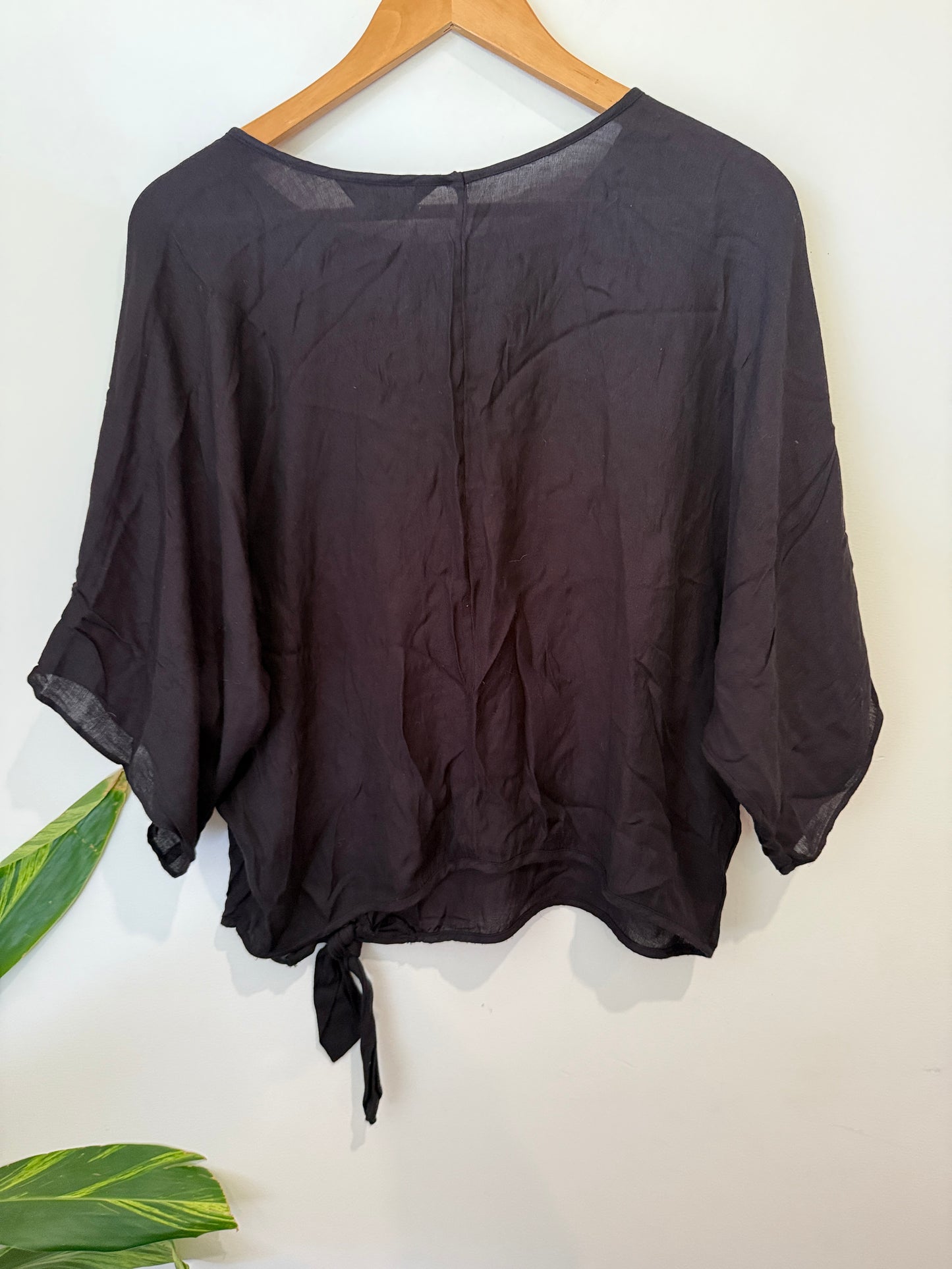 Whistle Lightweight Tie-hem Top Size 10