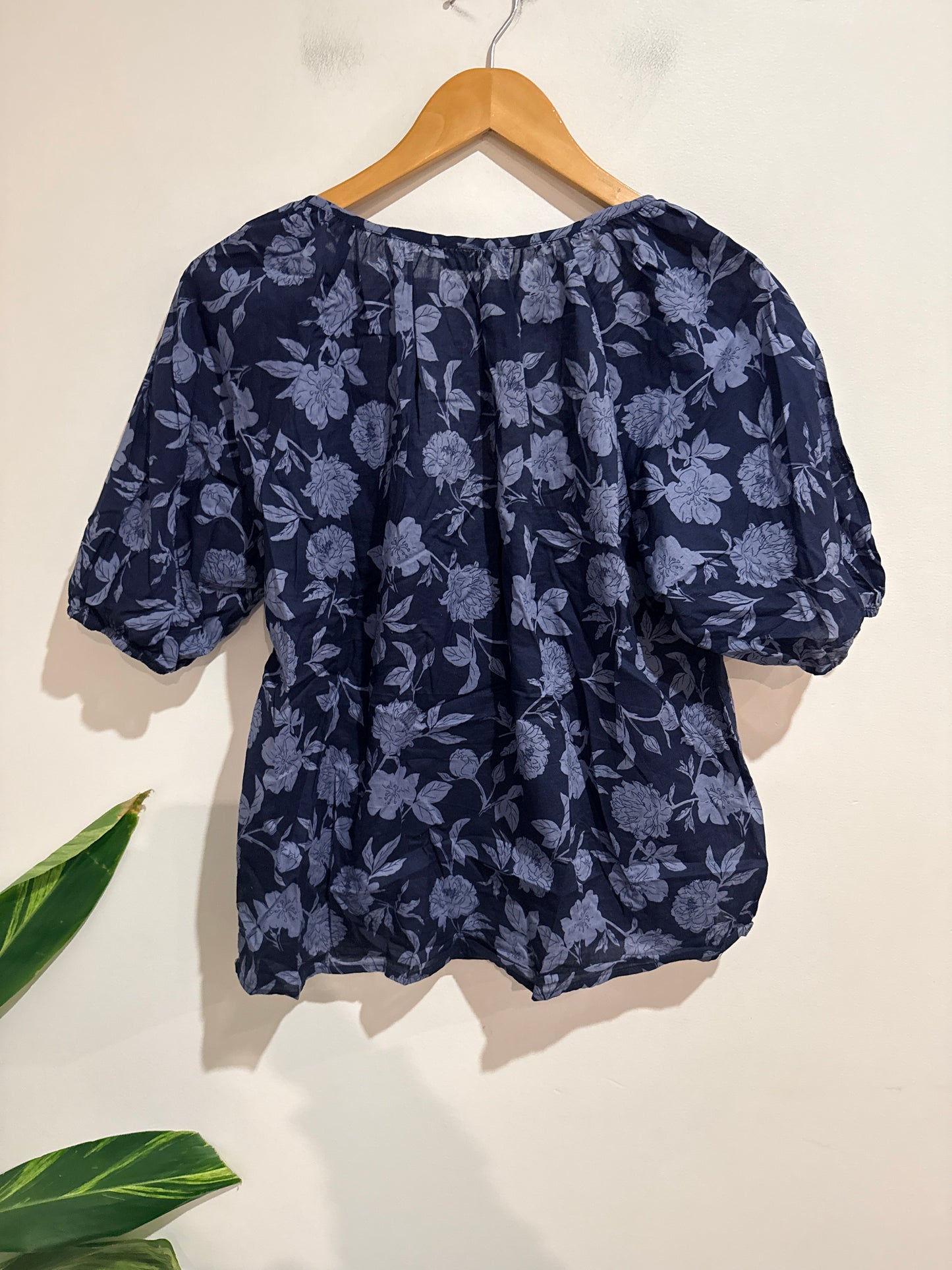 Spirit Floral Puff Sleeve V-neck Blouse Size 12