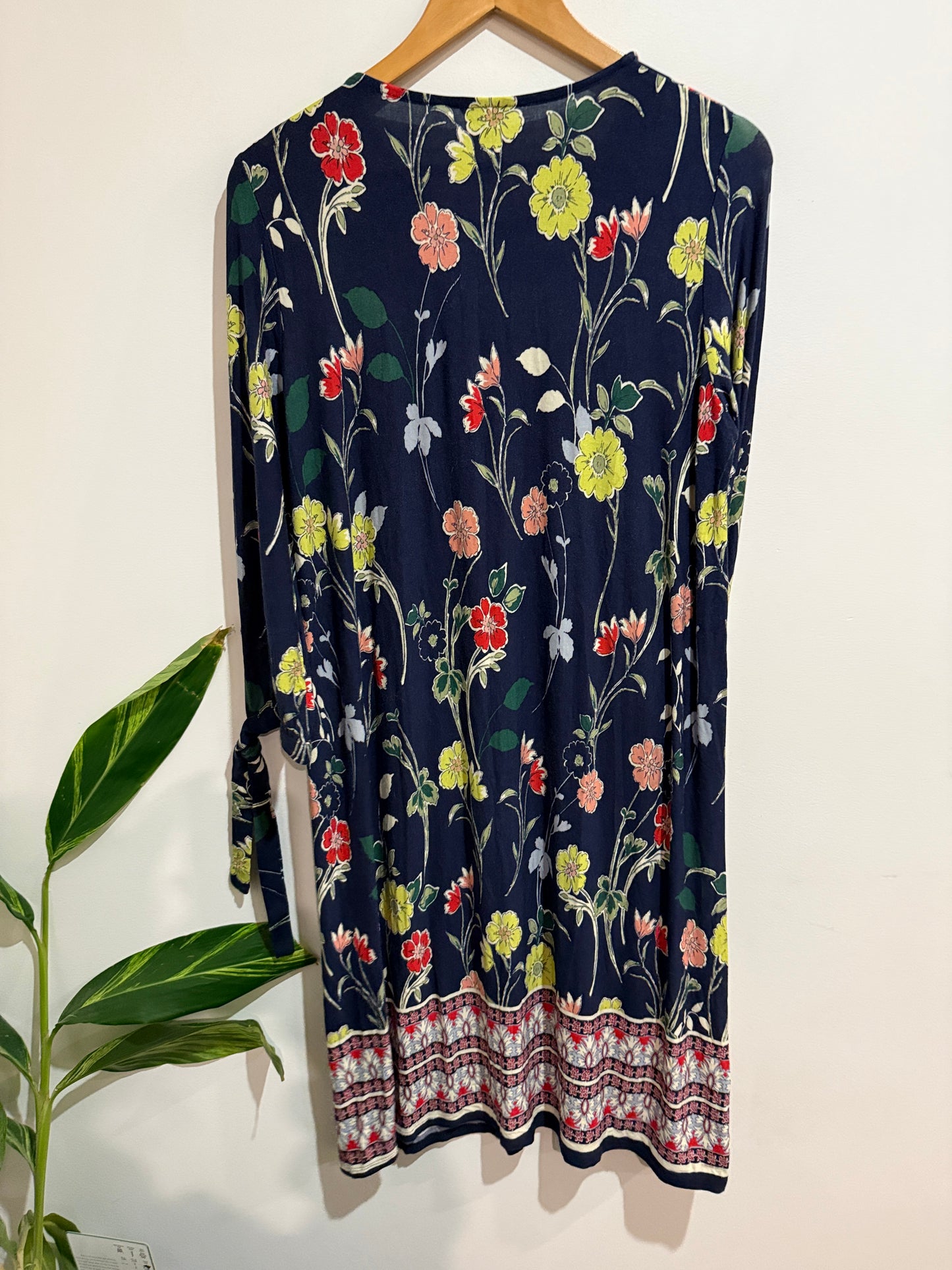 Emerge Navy Floral Long Sleeve Shift Dress - Size 16