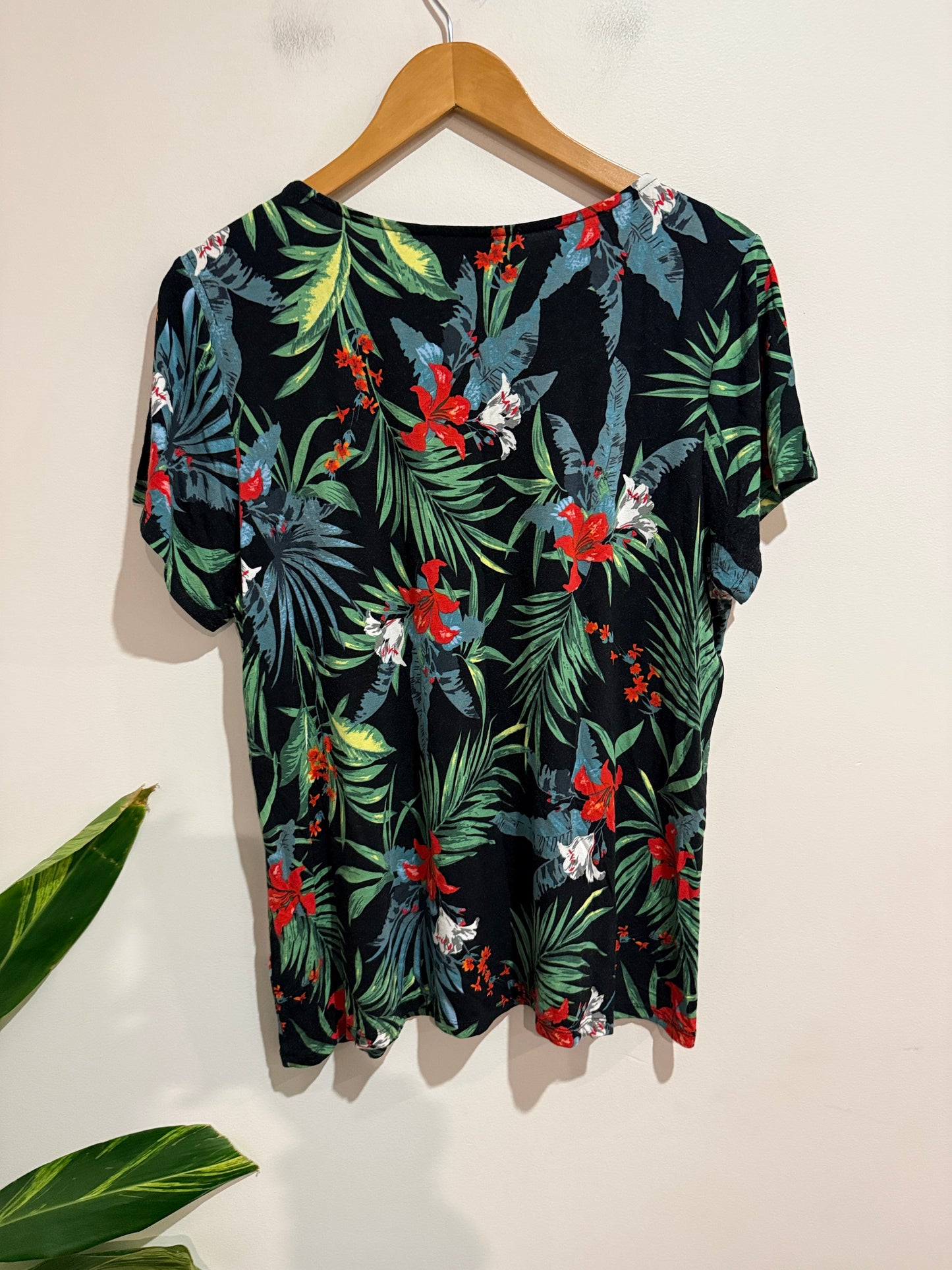 Millers Tropical Print V-Neck Top - Size 18