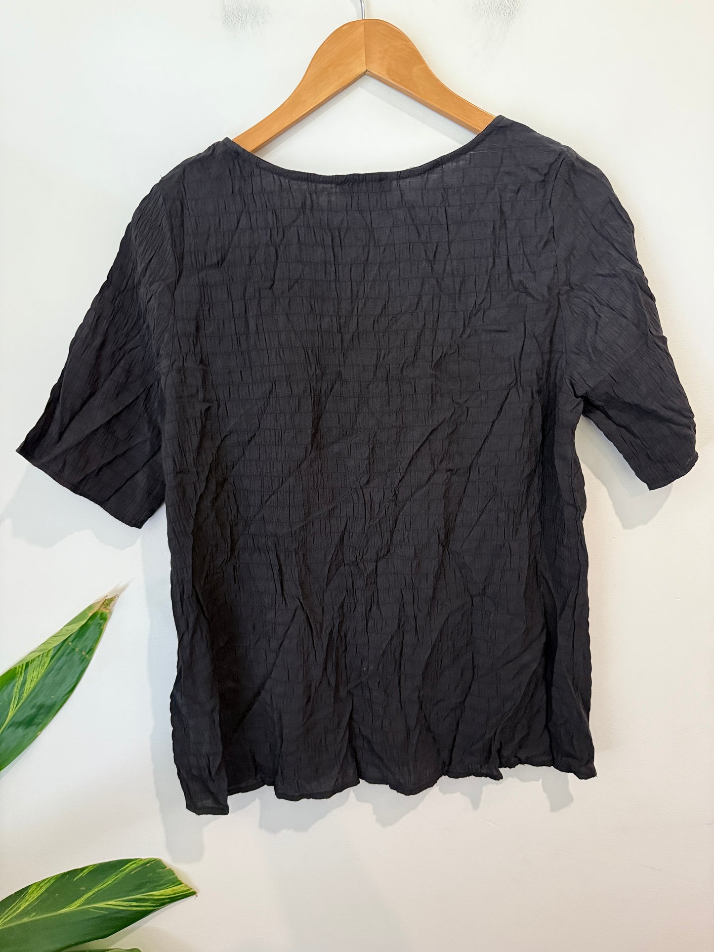 Perfectionary Black Crinkle Texture Top - Size 12