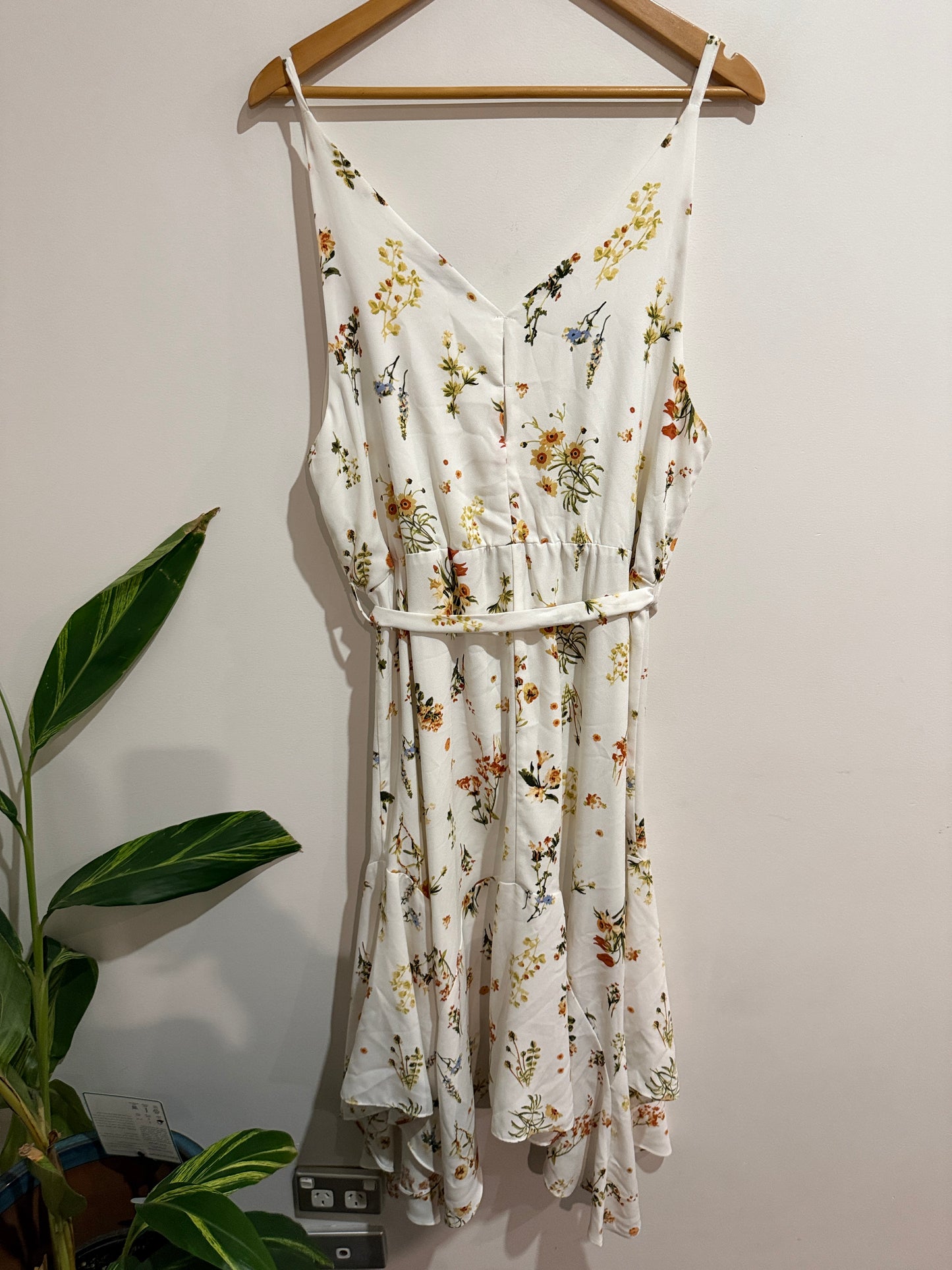 Whistle Size 16 Floral Wrap Dress