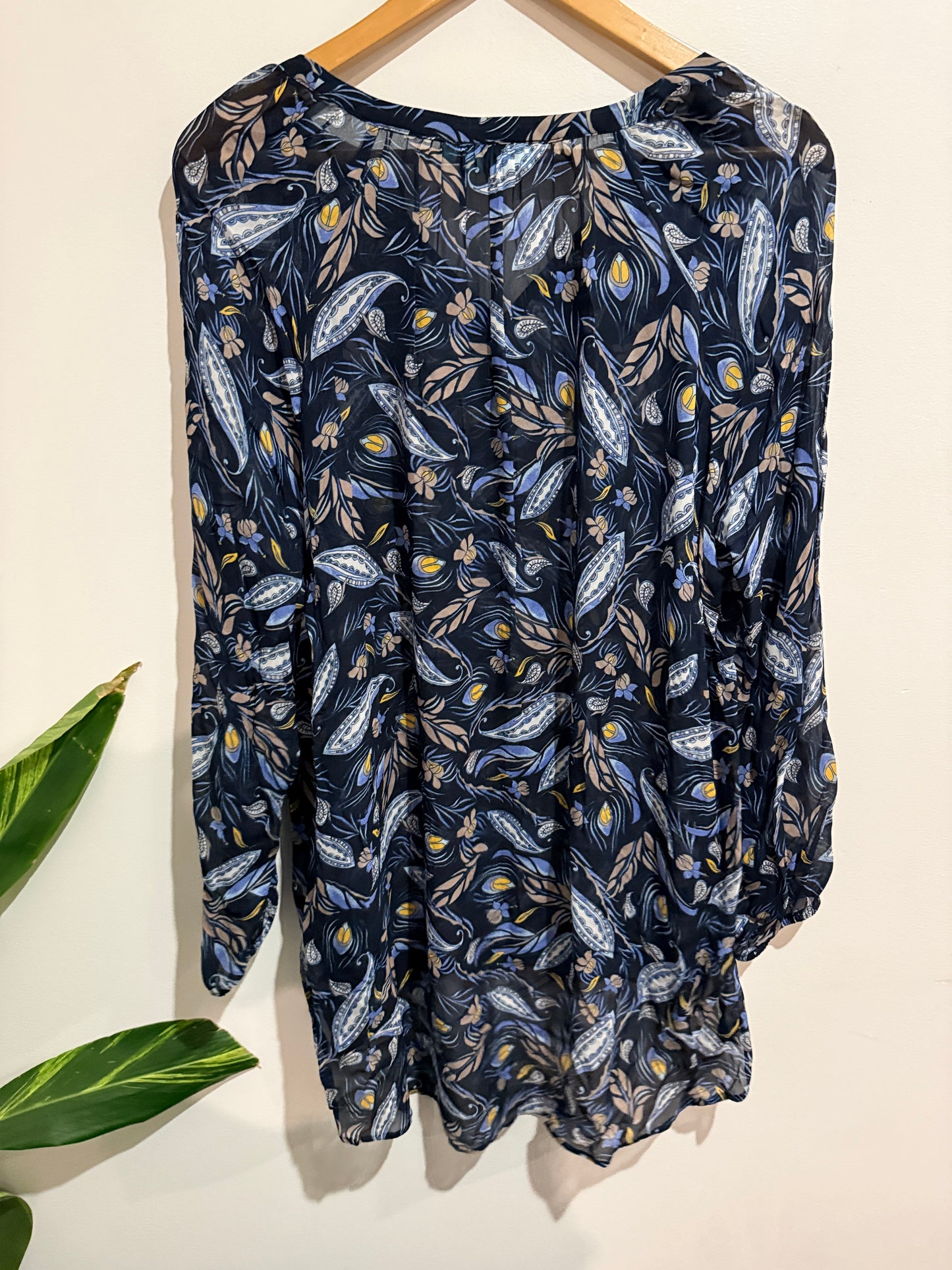 Blue Illusion Size M Navy Paisley Print Blouse