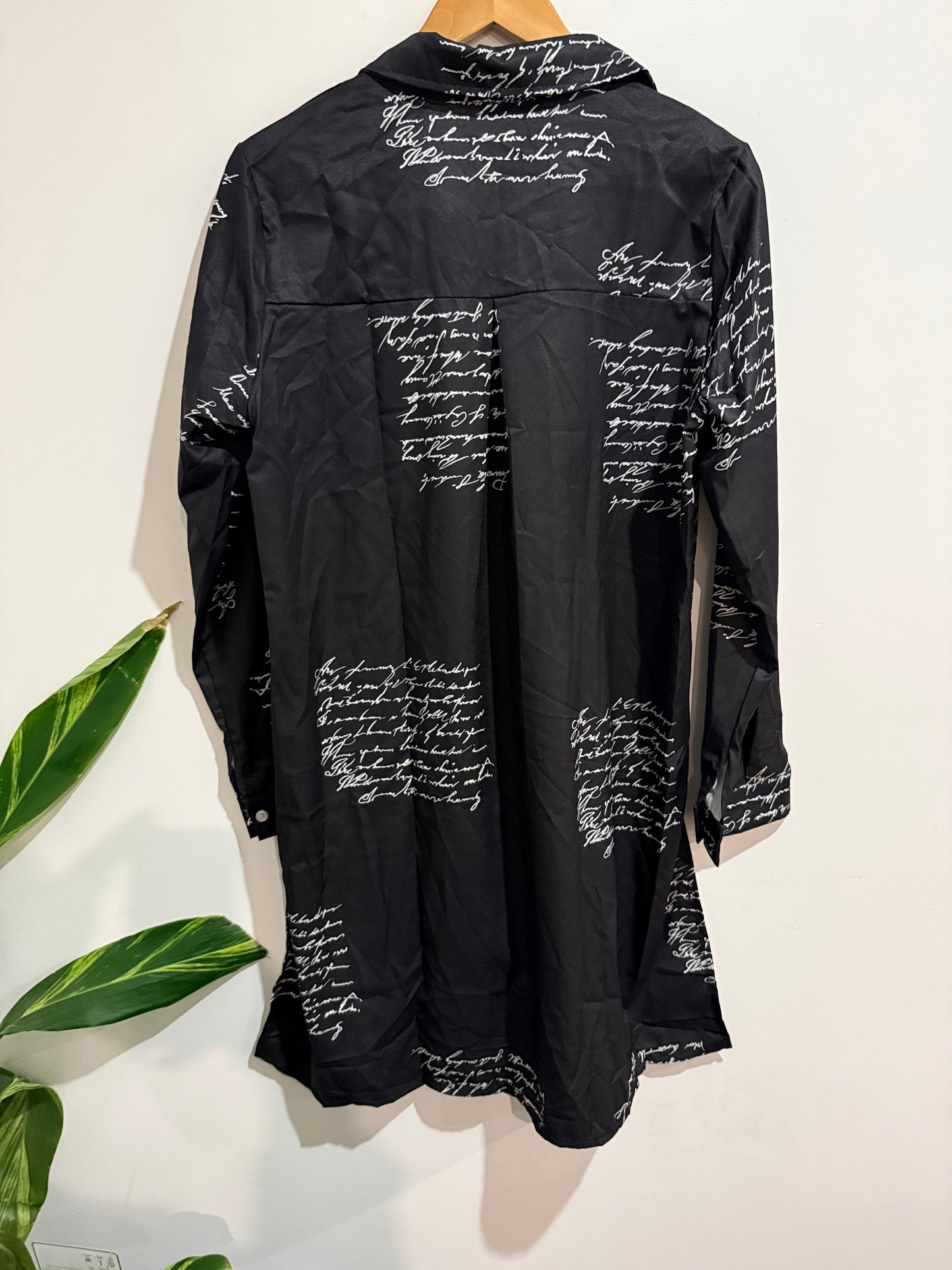 Brand Unknown Size L | U/Arm to U/Arm 53cm Script Print Button Up Shirt