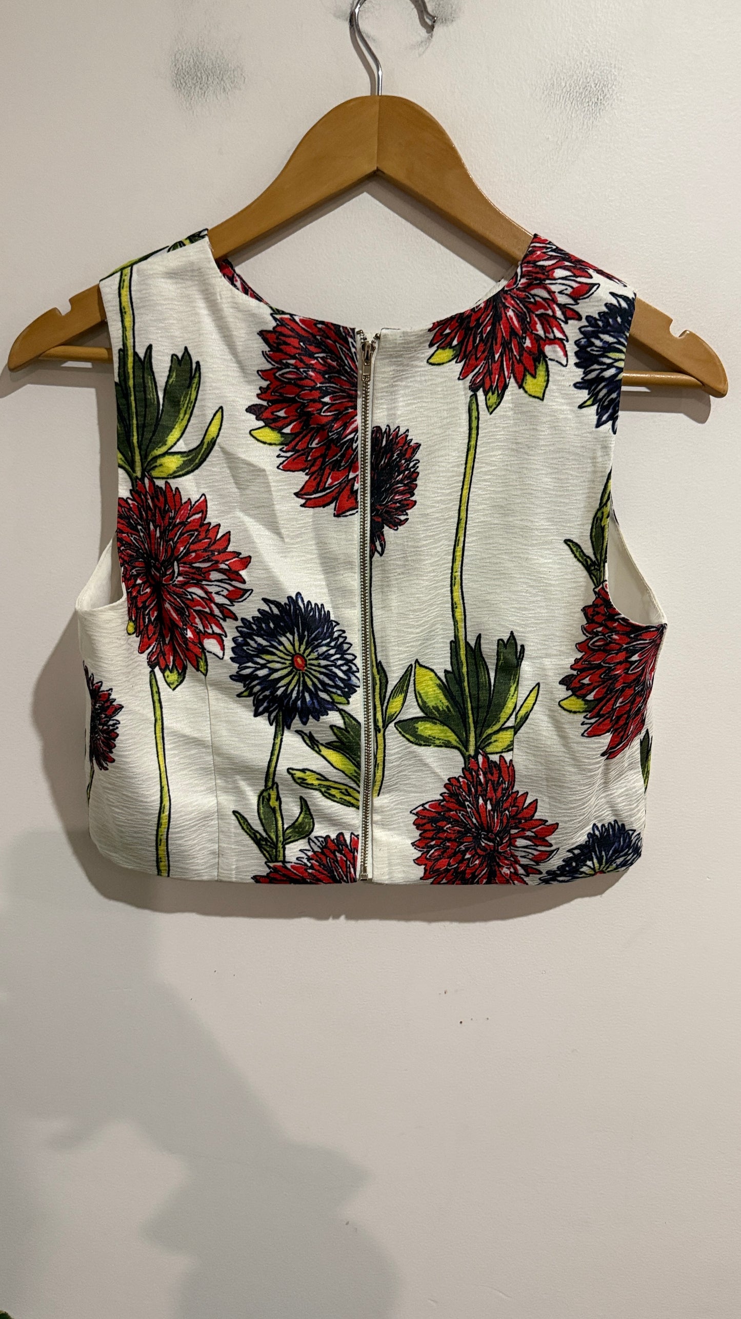 Cameo Rose Sleeveless Cropped Top Size 8