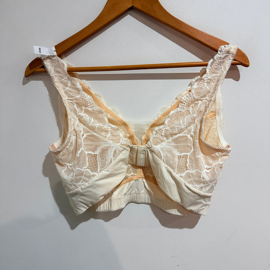 Playtexform Ivory Lace Bra Size 18DD