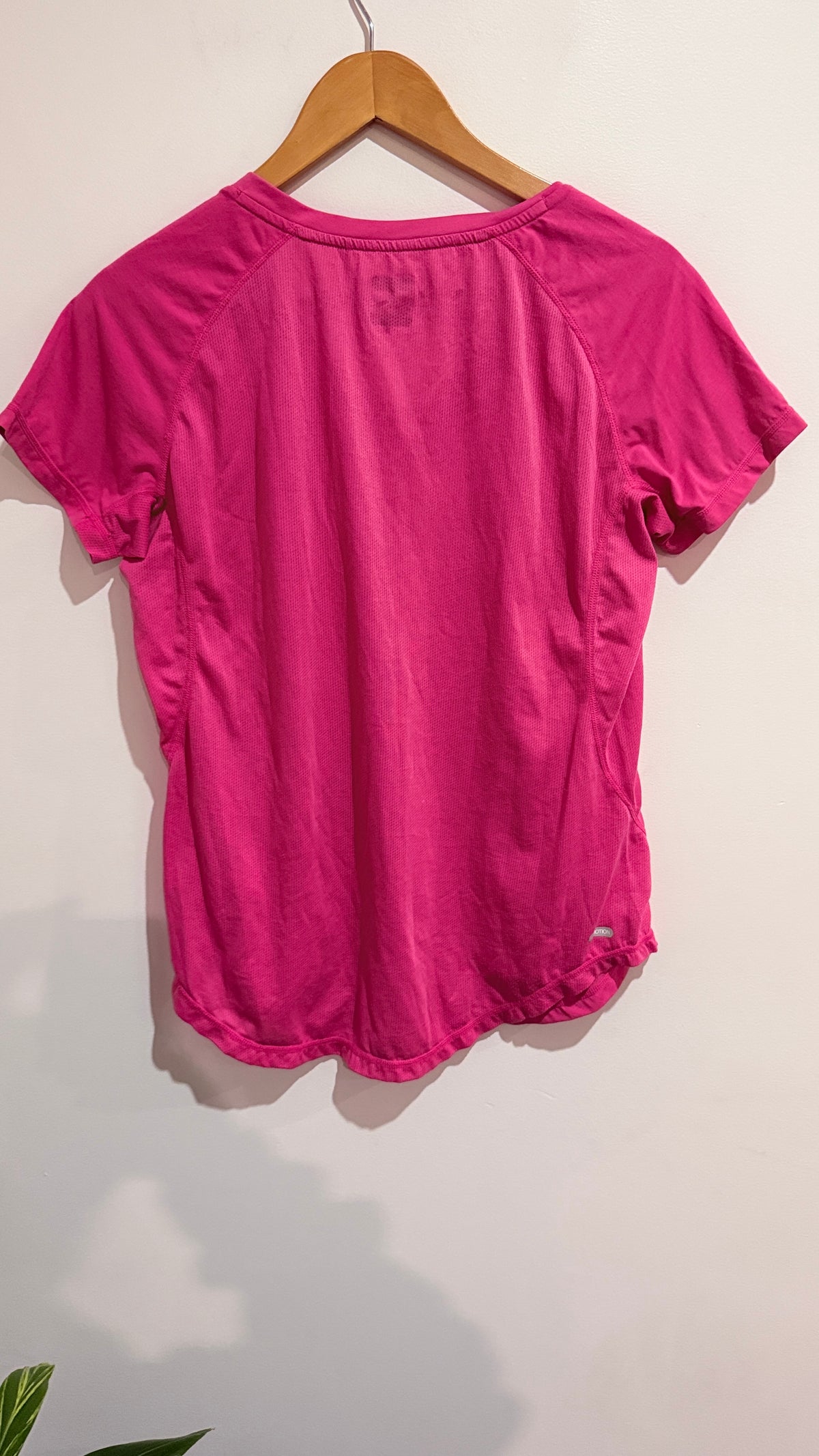 Kathmandu Size 14 Active Series V Neck Top
