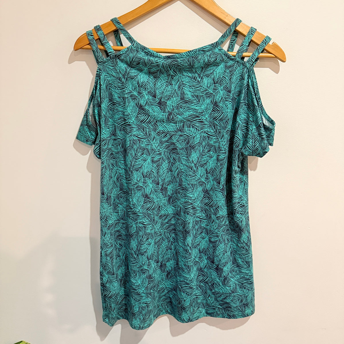 Jeanswest Leaf Print Cold-Shoulder Top Size XS