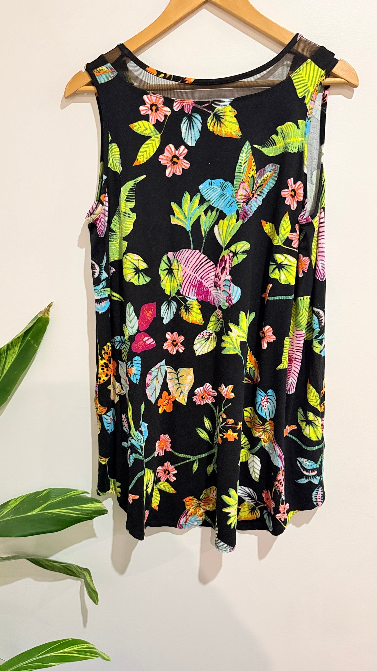 Pretty Basics by Taking Shape Black Tropical Floral Sleeveless Top Size S