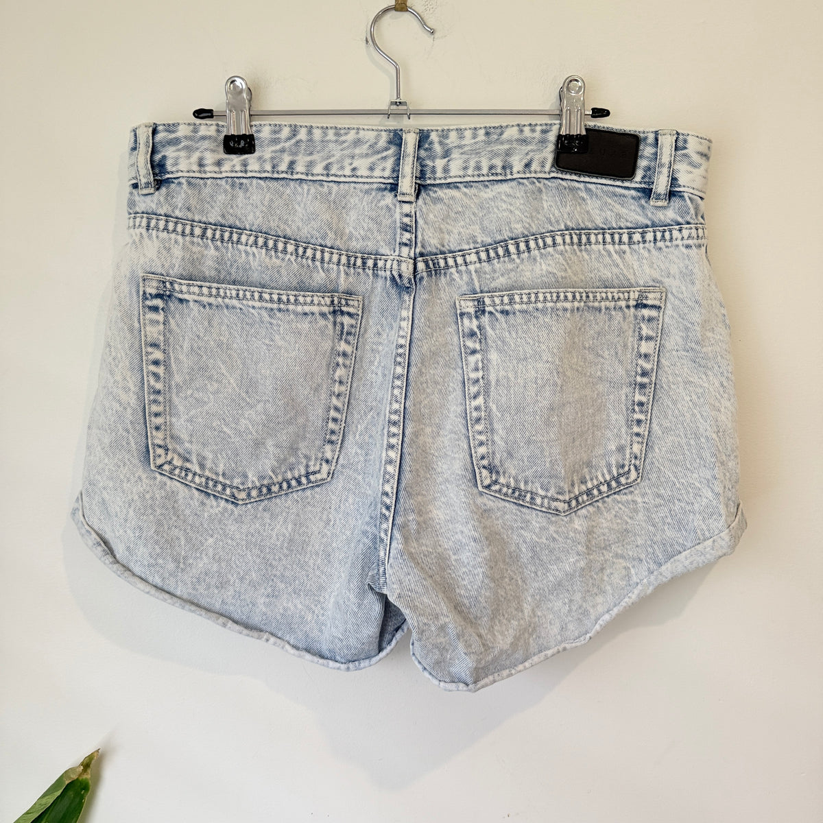 Decjuba D-Luxe Basics Light Blue Denim Shorts Size 12